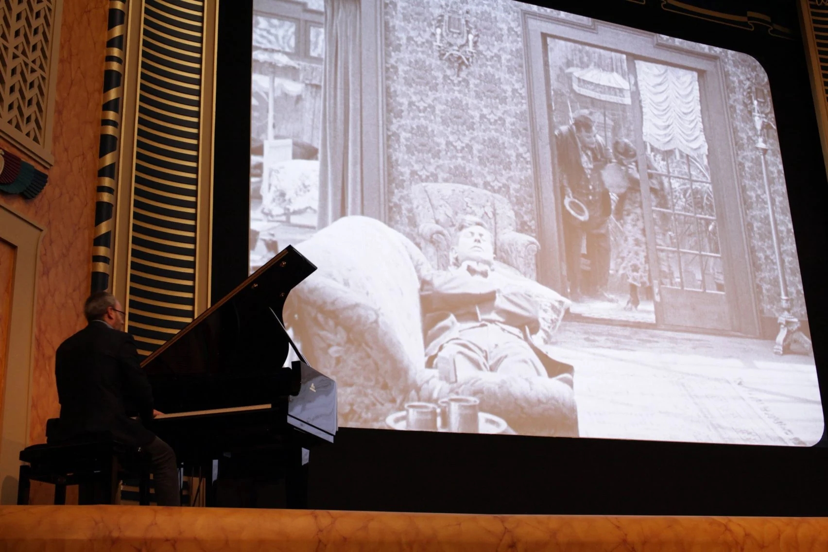 rap phim Le Louxor Henri Zipcy Amédée Tiberti Philippe Pumain Christian Laporte