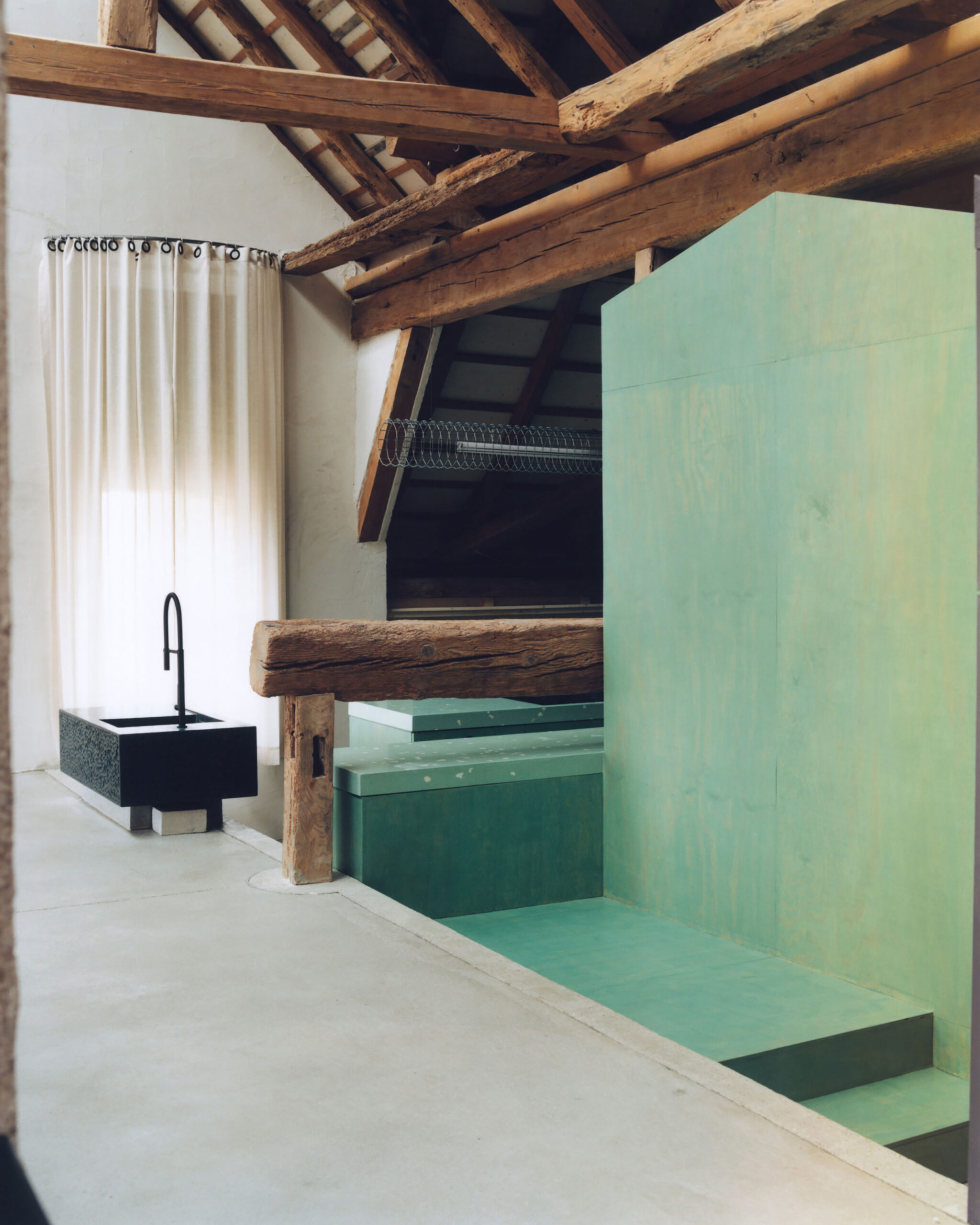 noi that khung go mai nha cai tao