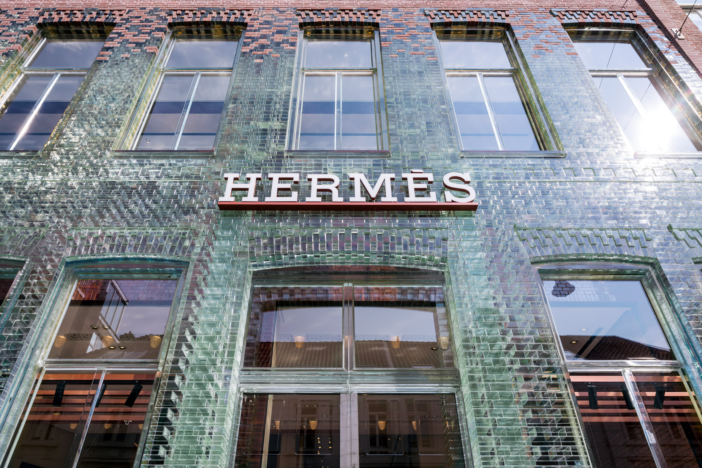 hermes cua hang gach kinh kien truc mvrdv