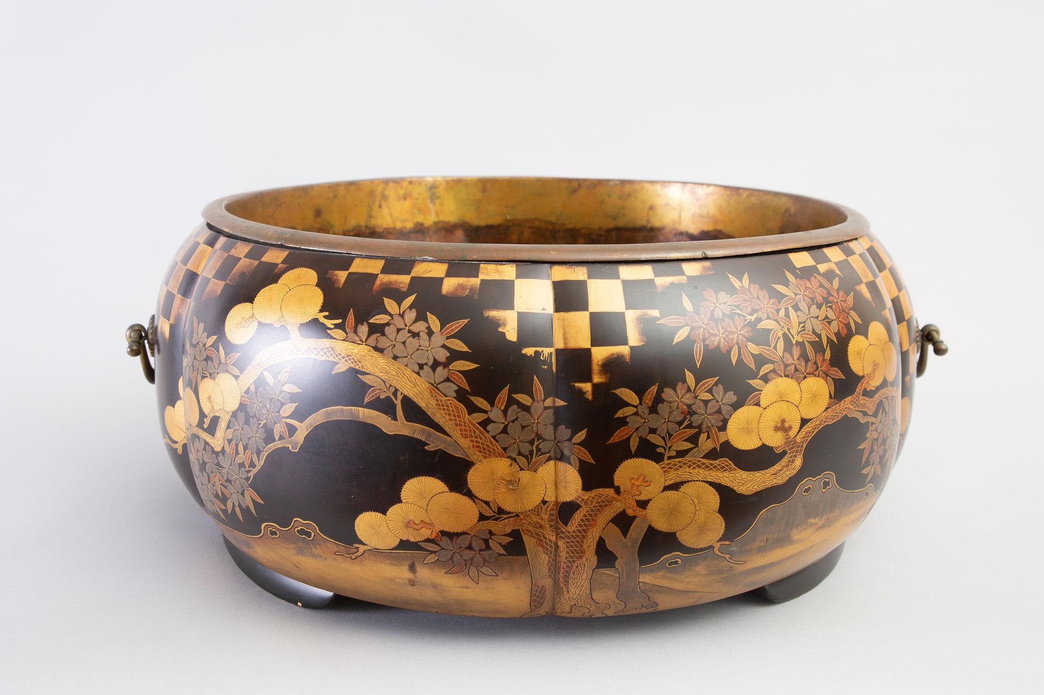 do co son mai nhat ban