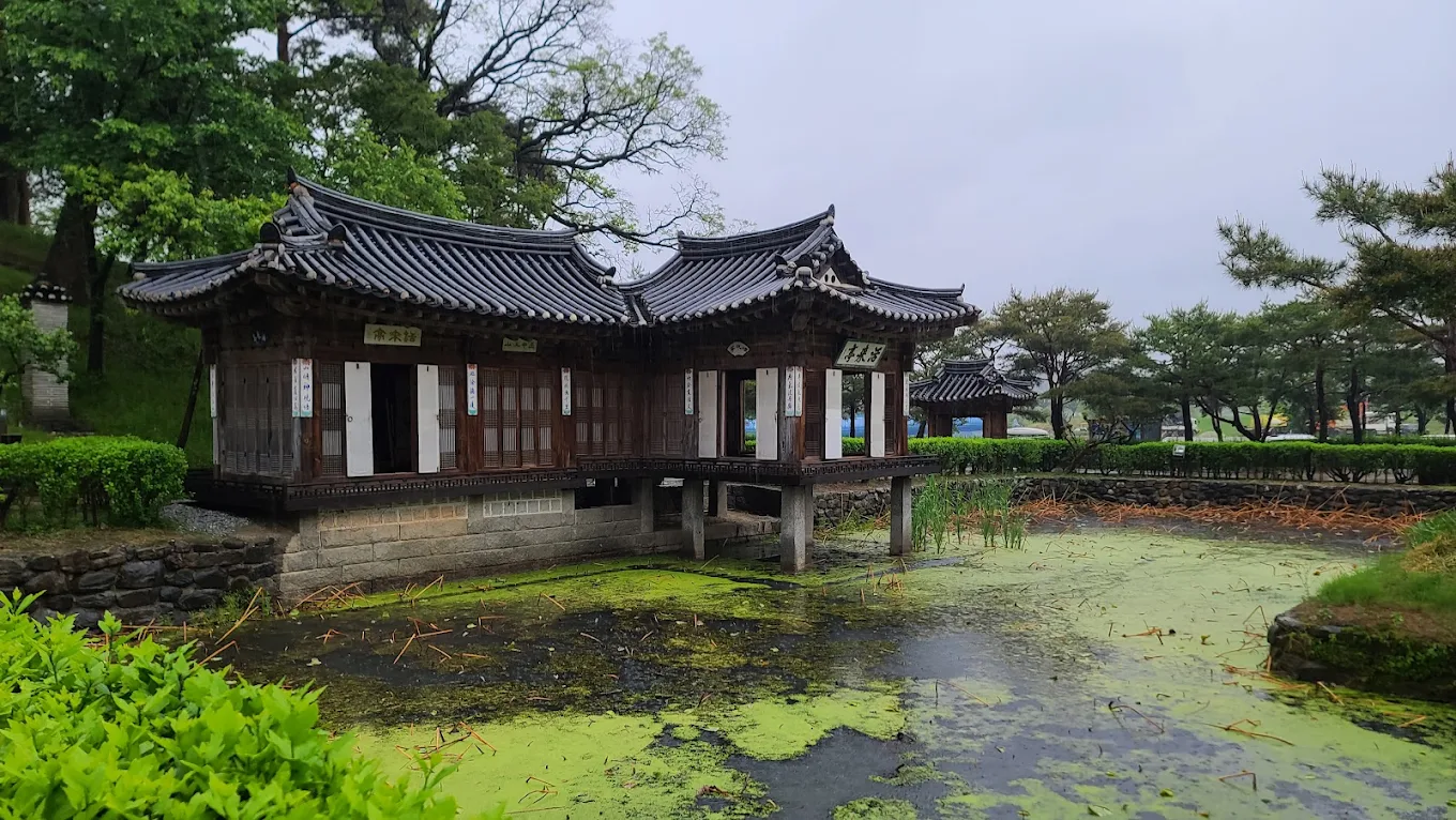 biet phu chau a asian mansion