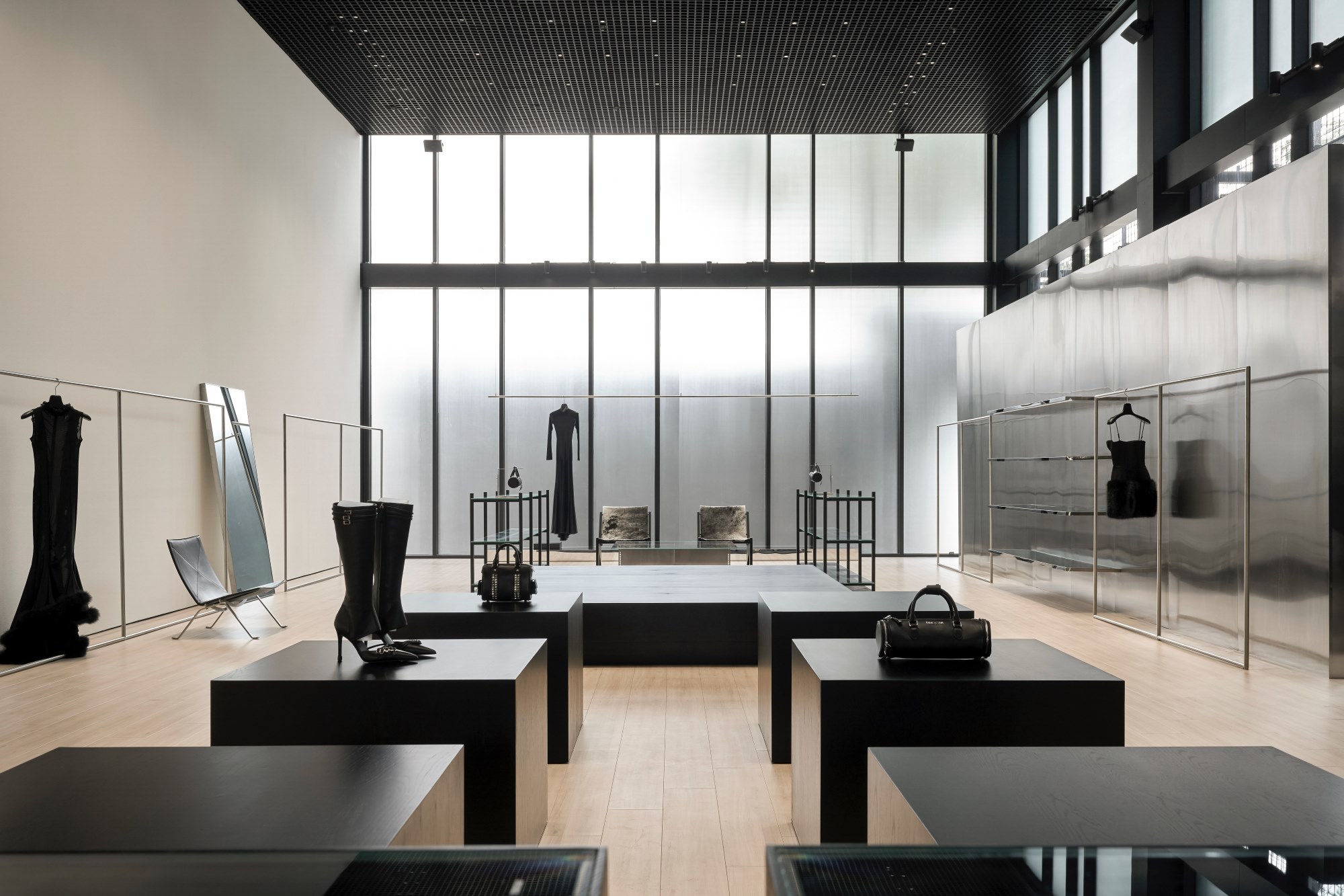 boutique cua hang flagship thao dien toi gian