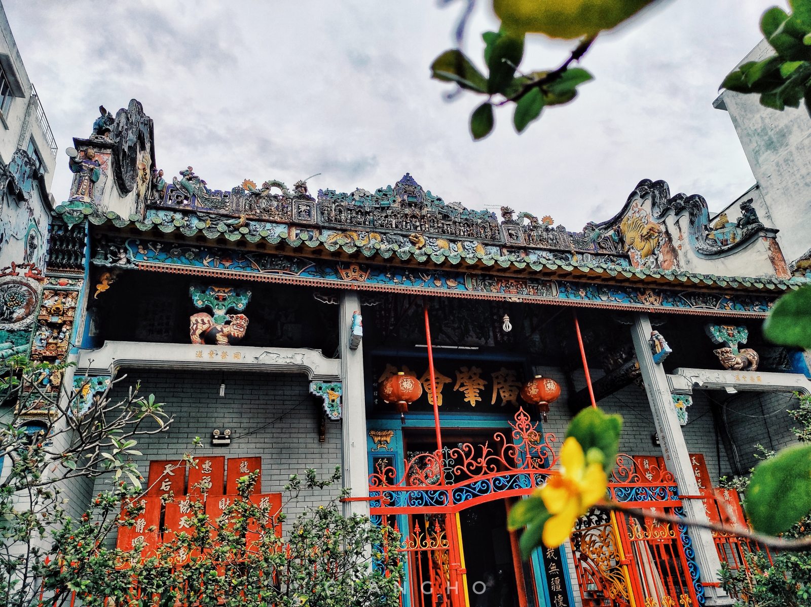 hoi quan quang trieu cho lon sai gon kien truc di san