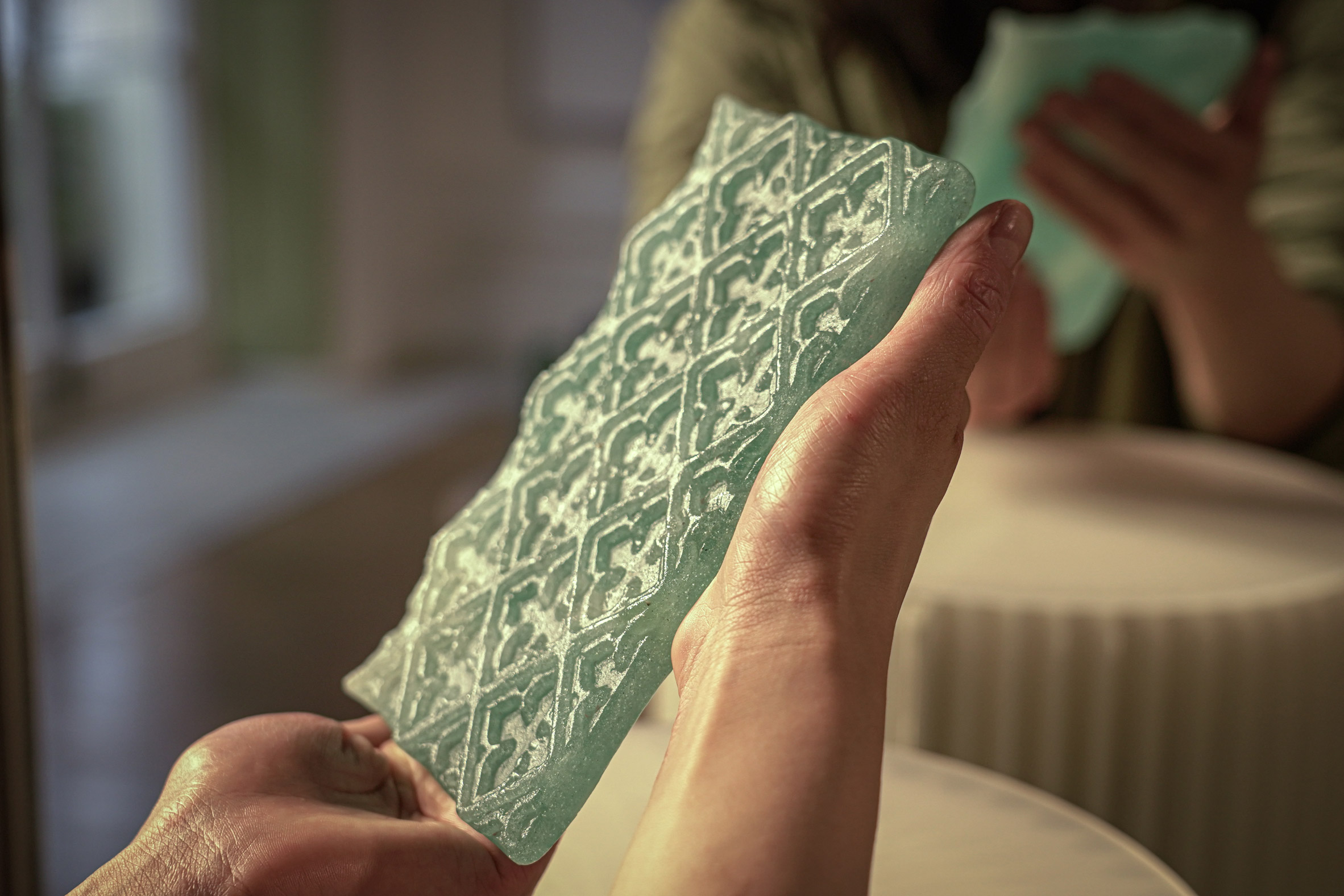 tam op thuy tinh tai che thames glass lulu harrison