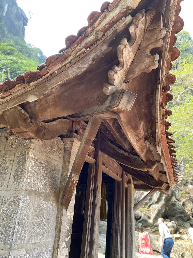 bich dong ninh binh hang ca hang hai hang ba chua ha chua trung chua thuong