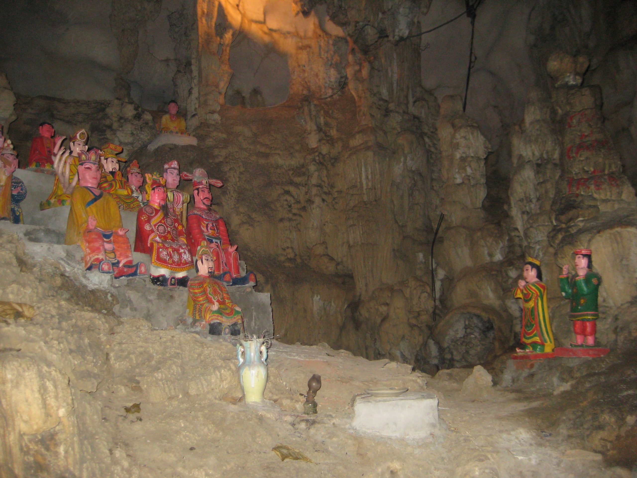 bich dong ninh binh hang ca hang hai hang ba chua ha chua trung chua thuong