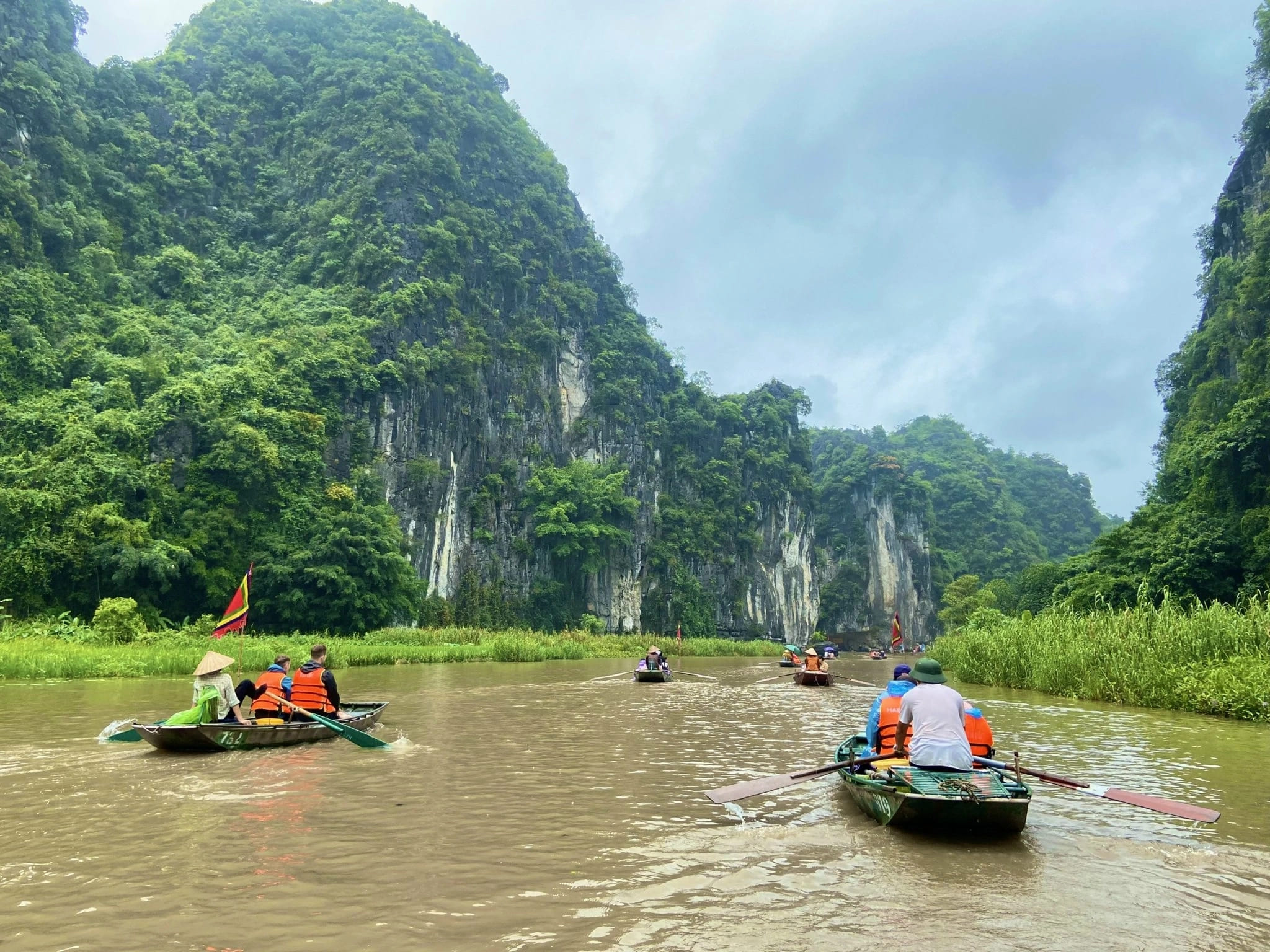 tam coc bich dong ninh binh hang ca hang hai hang ba chua ha chua trung chua thuong