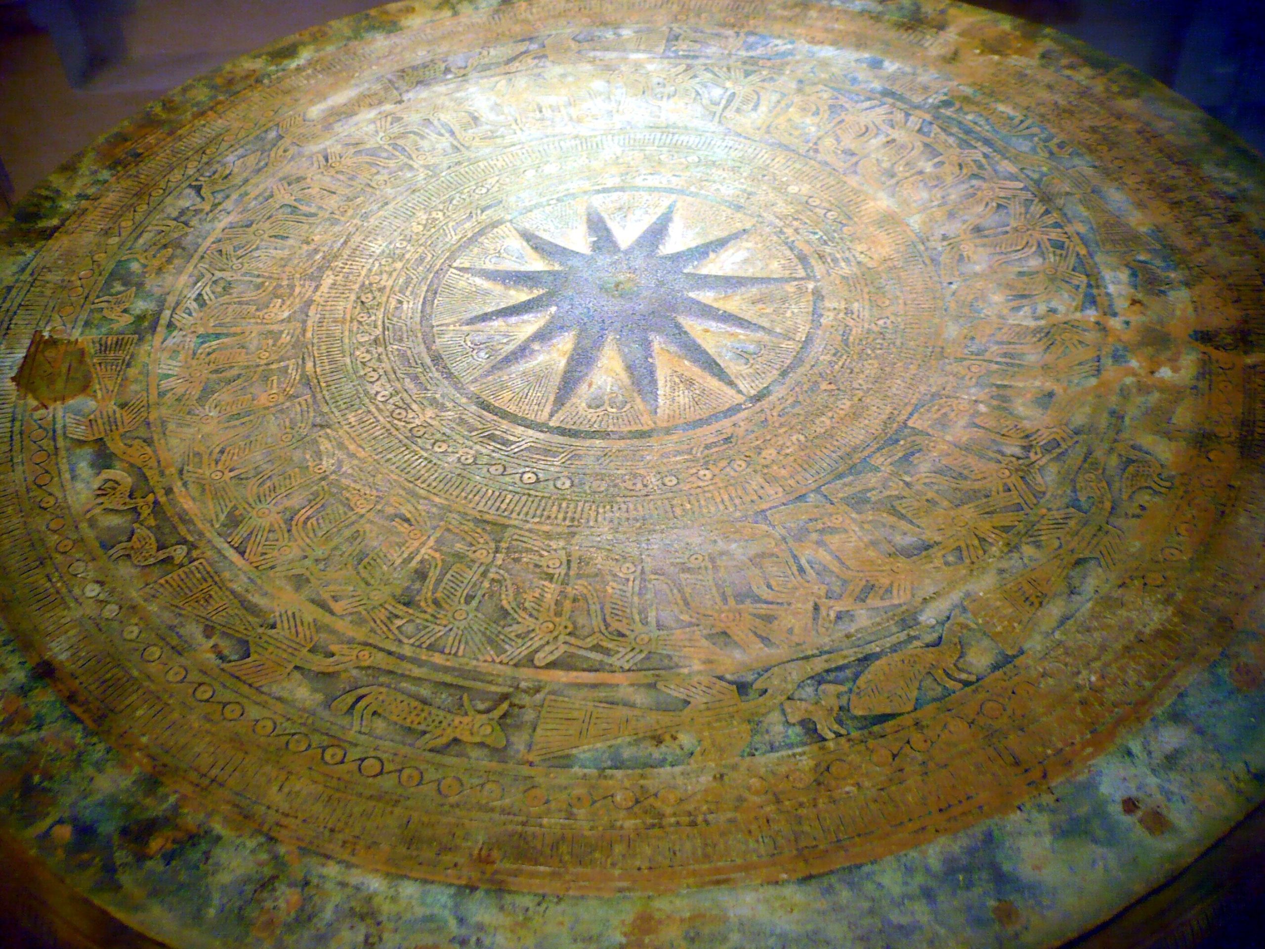 trong dong Bronze drum