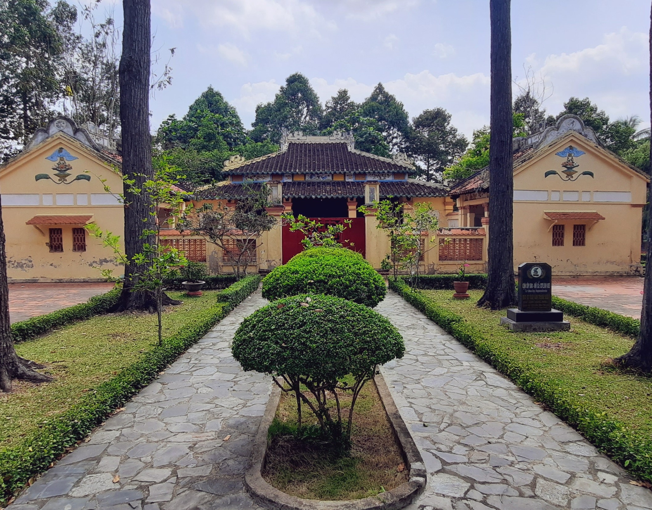 chanh dien van thanh van mieu vinh long di san kien truc nho hoc