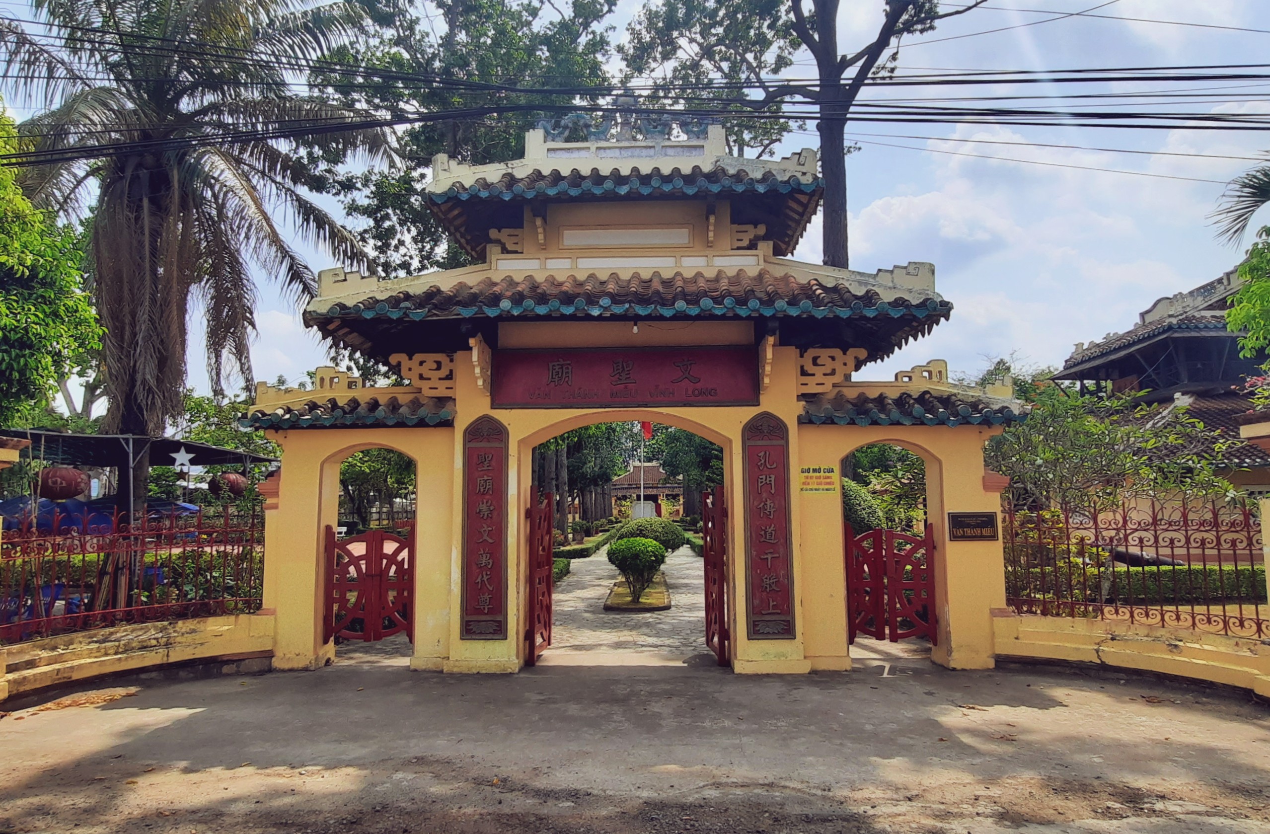 van mieu vinh long kien truc di san nho hoc