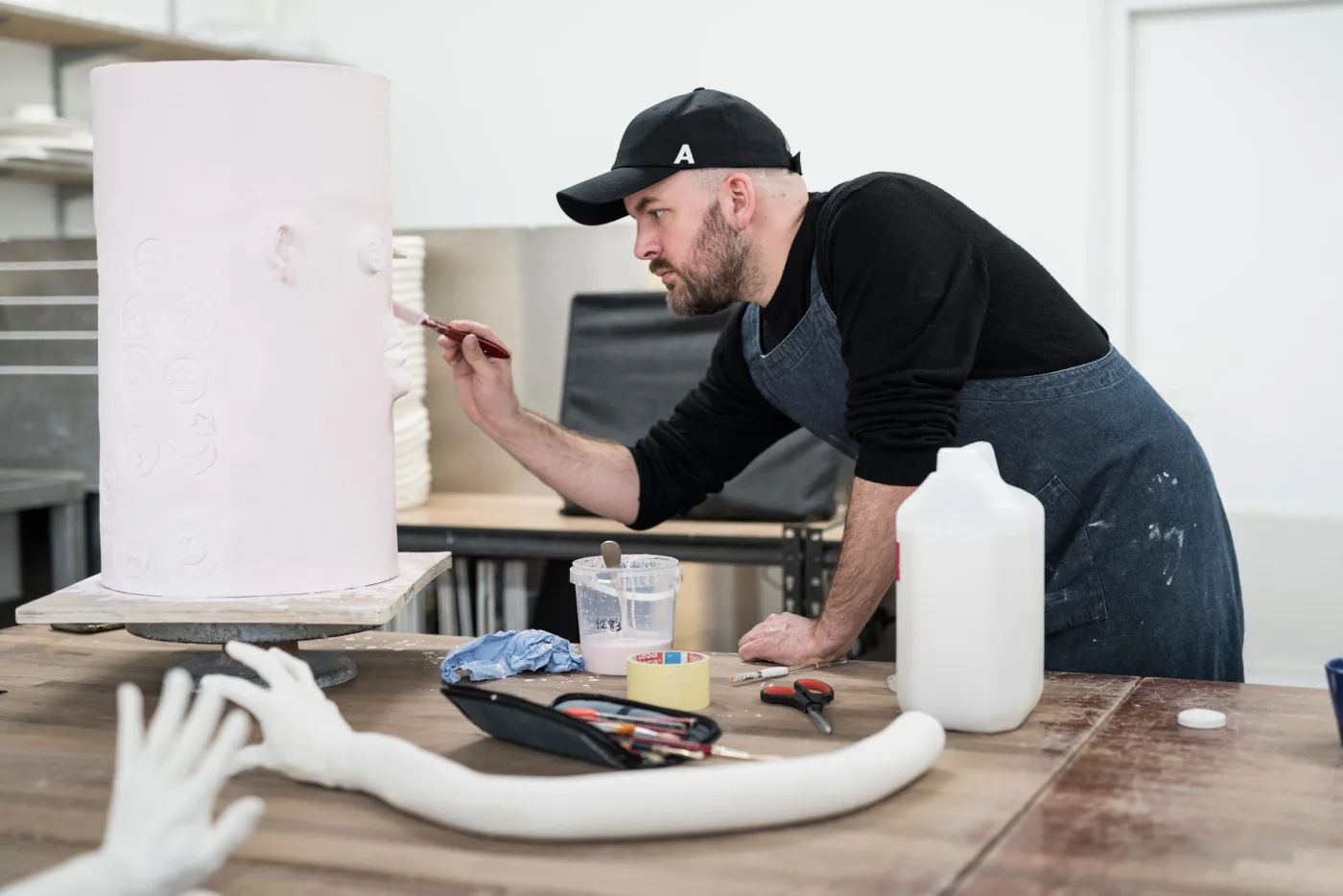 trien lam wyrd jonathan baldock thu nhoi bong