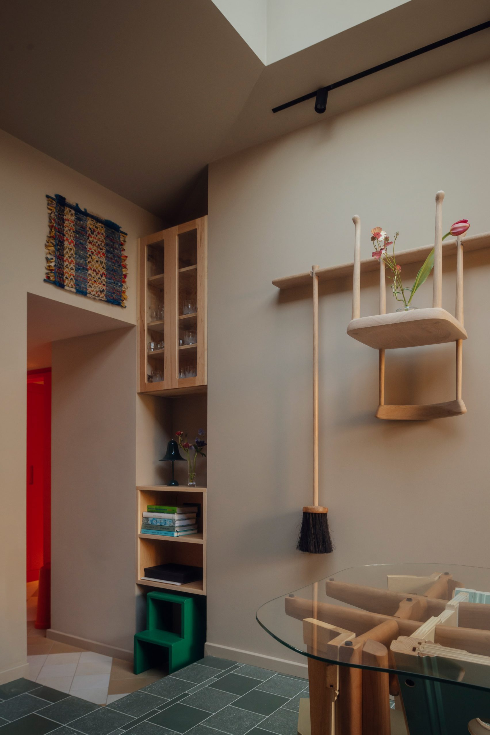 noi that nha pho london cai tao De Beauvoir Irenie Studio Michael Murphy