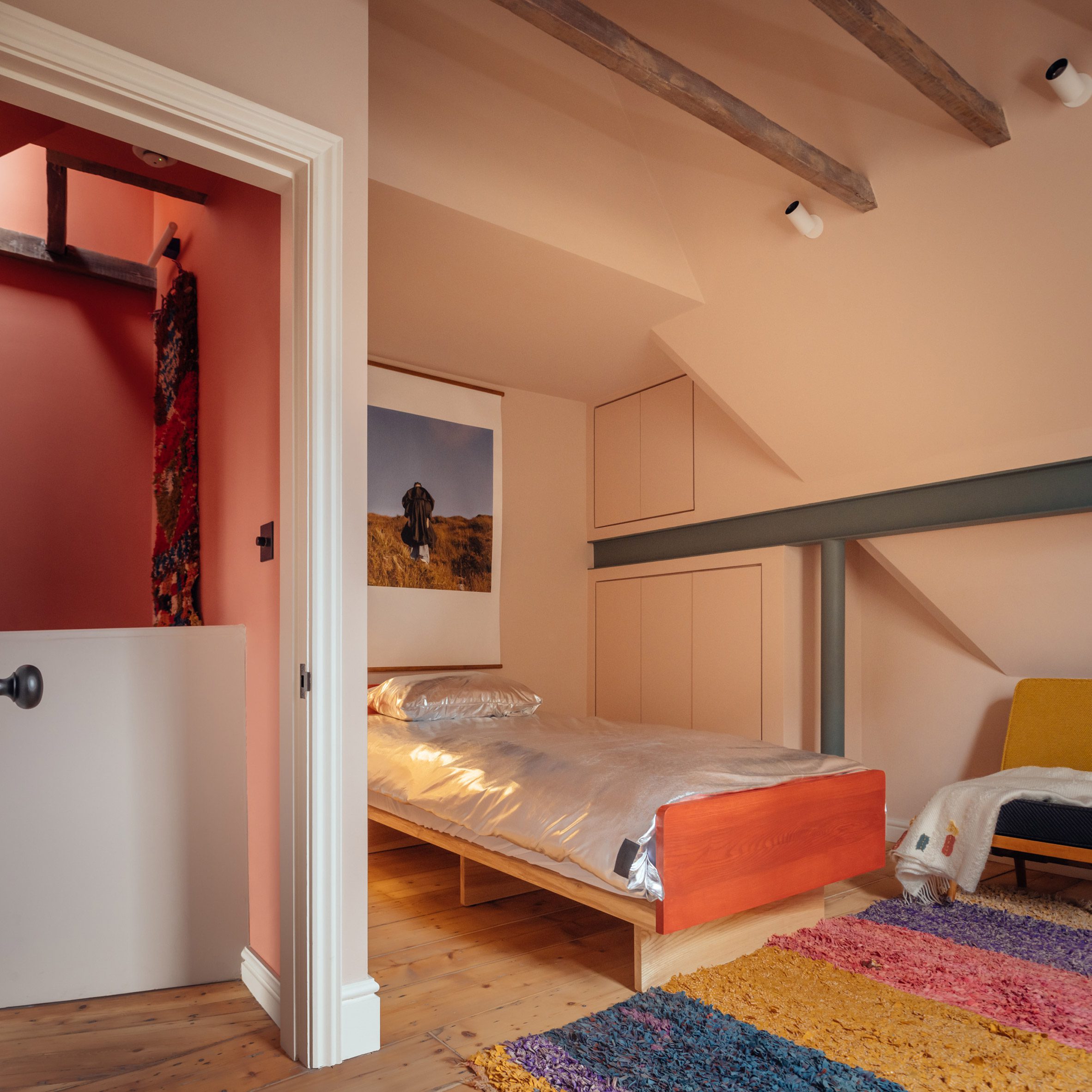 noi that phong ngu nha pho london cai tao De Beauvoir Irenie Studio