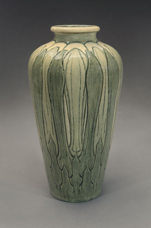 binh gom do co newcomb pottery