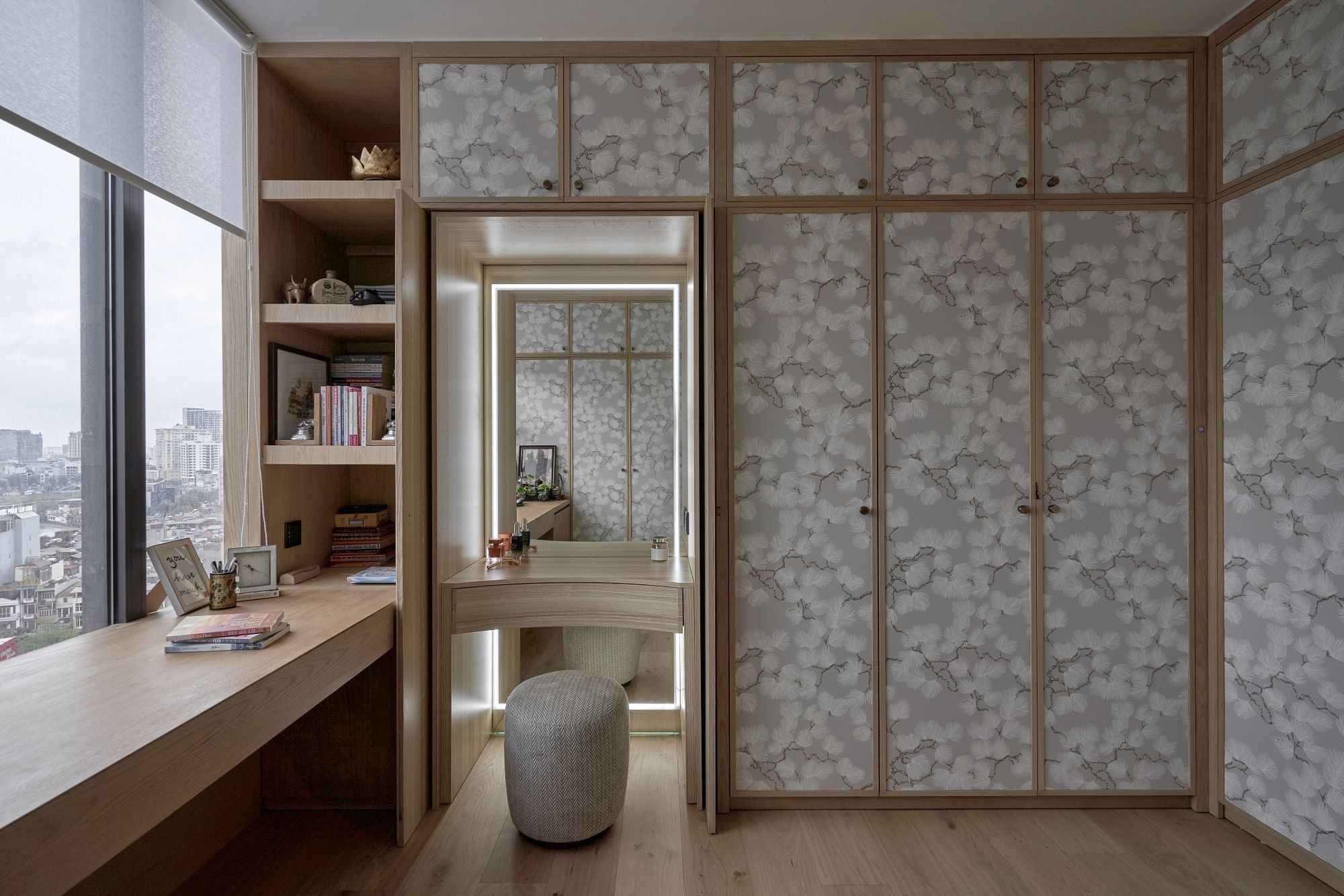 phong thay do walk-in ban trang diem am tuong