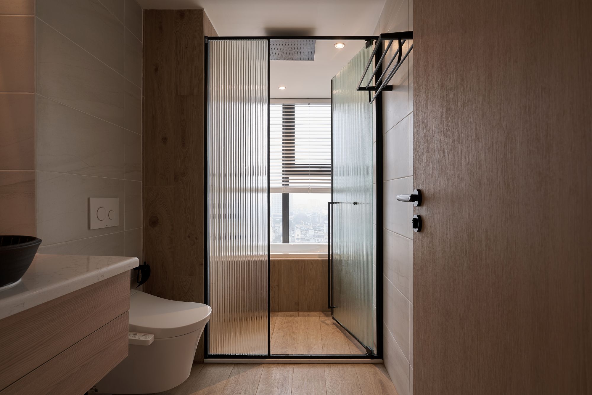 phong tam noi that go