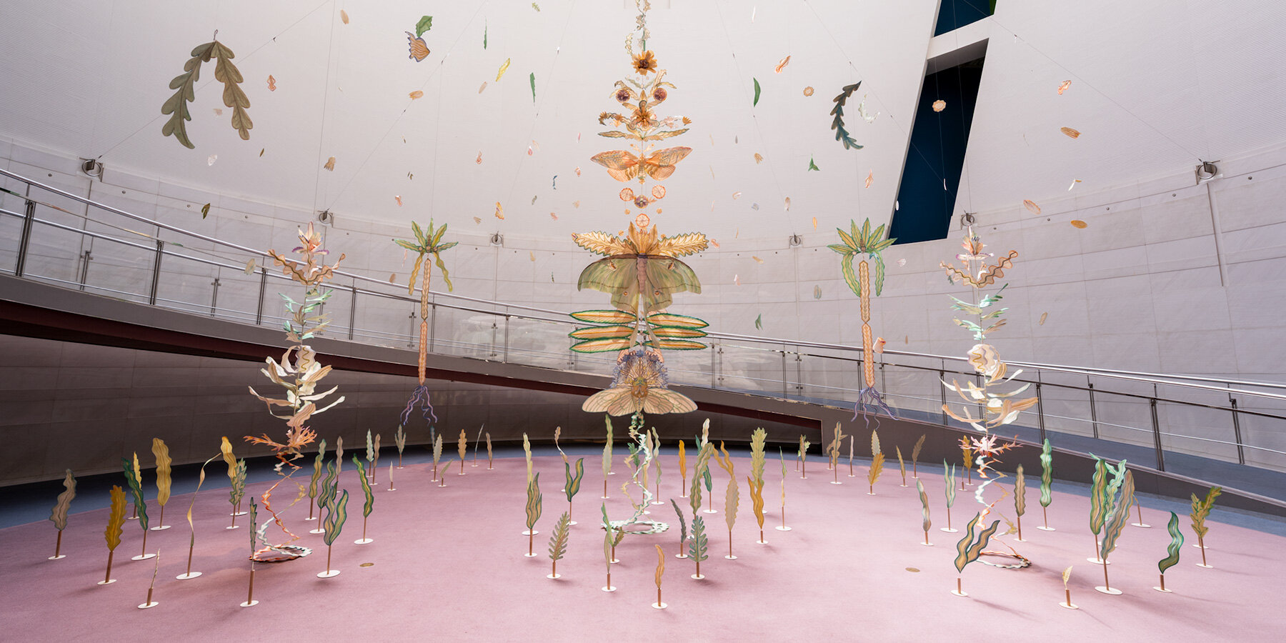 trien lam hoa vai mona sugata thu cong What Resonates Through Us Echoes in Overtones