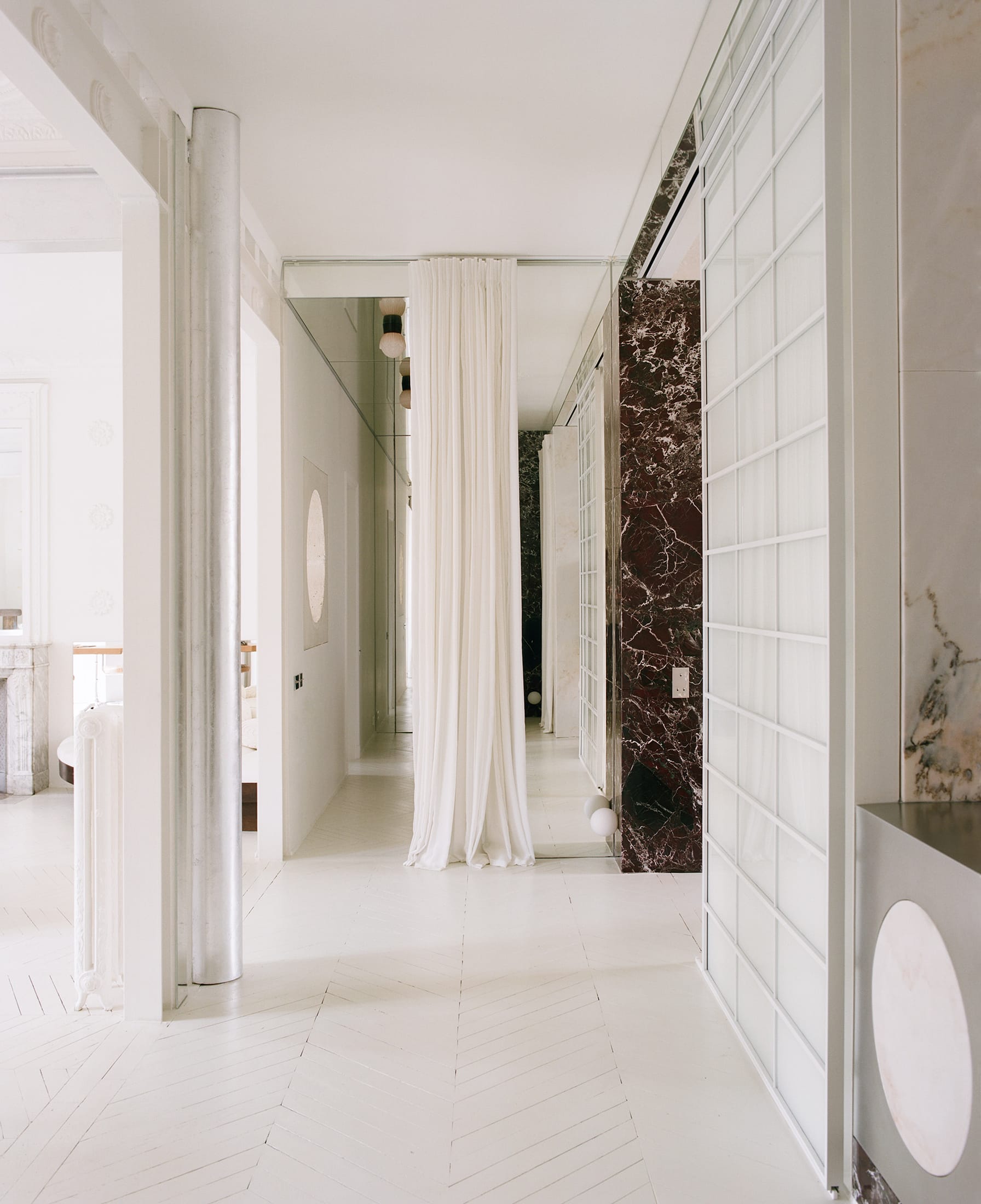 can ho paris art nouveau cai tao do noi that duong dai san go 