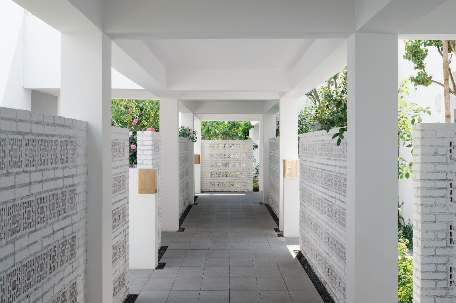 plaza we&arch hanh lang YongLi Red Tile Plaza