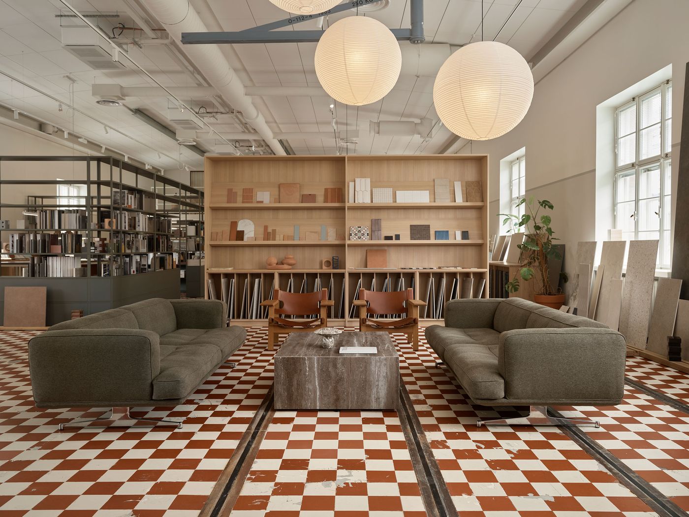 toa nha di san Konelabra Helsinki Finland phan lan studio Fyra phong khach van phong hien dai san gach 