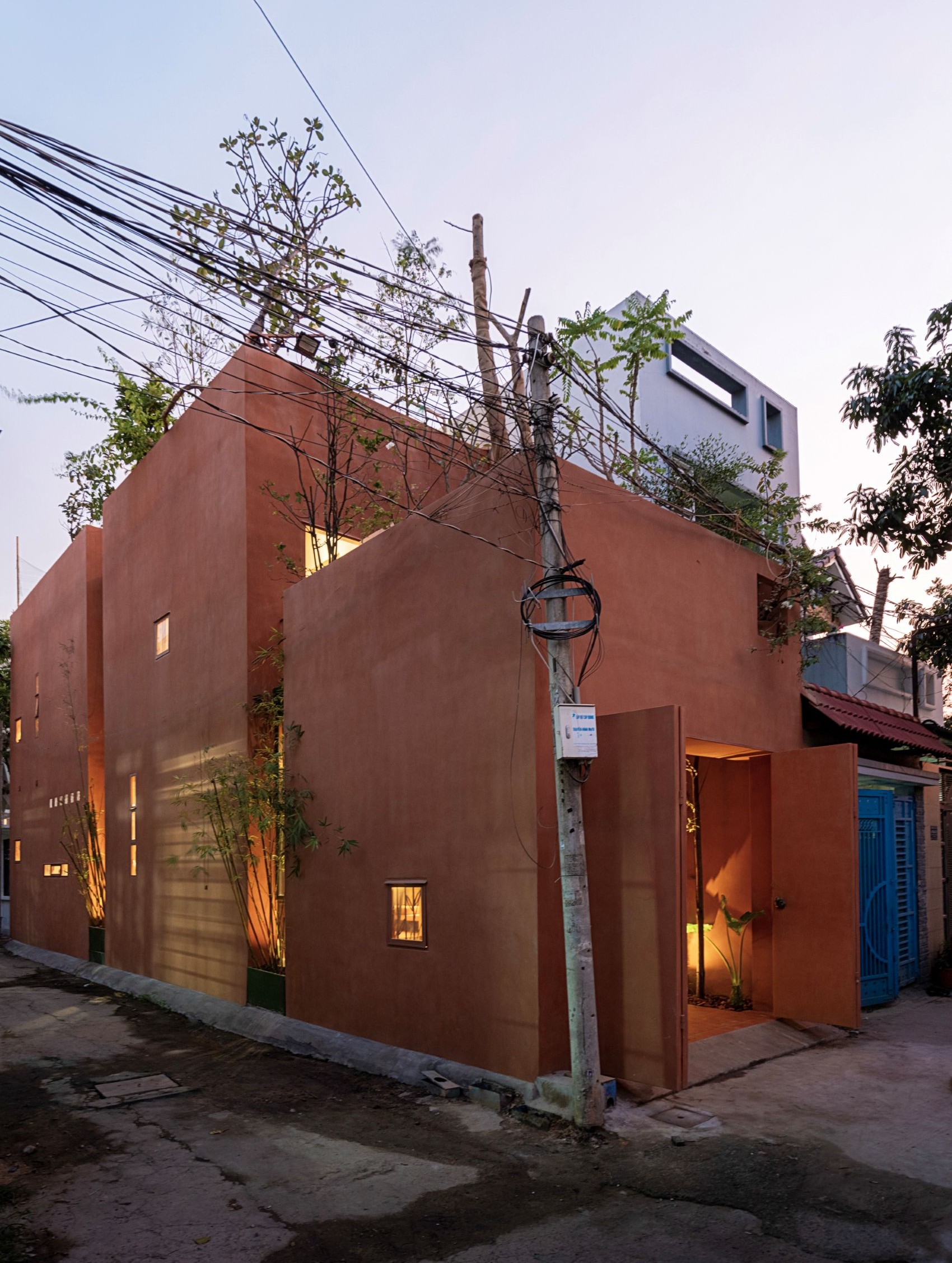 nha ong lai thieu binh duong gom cai tao