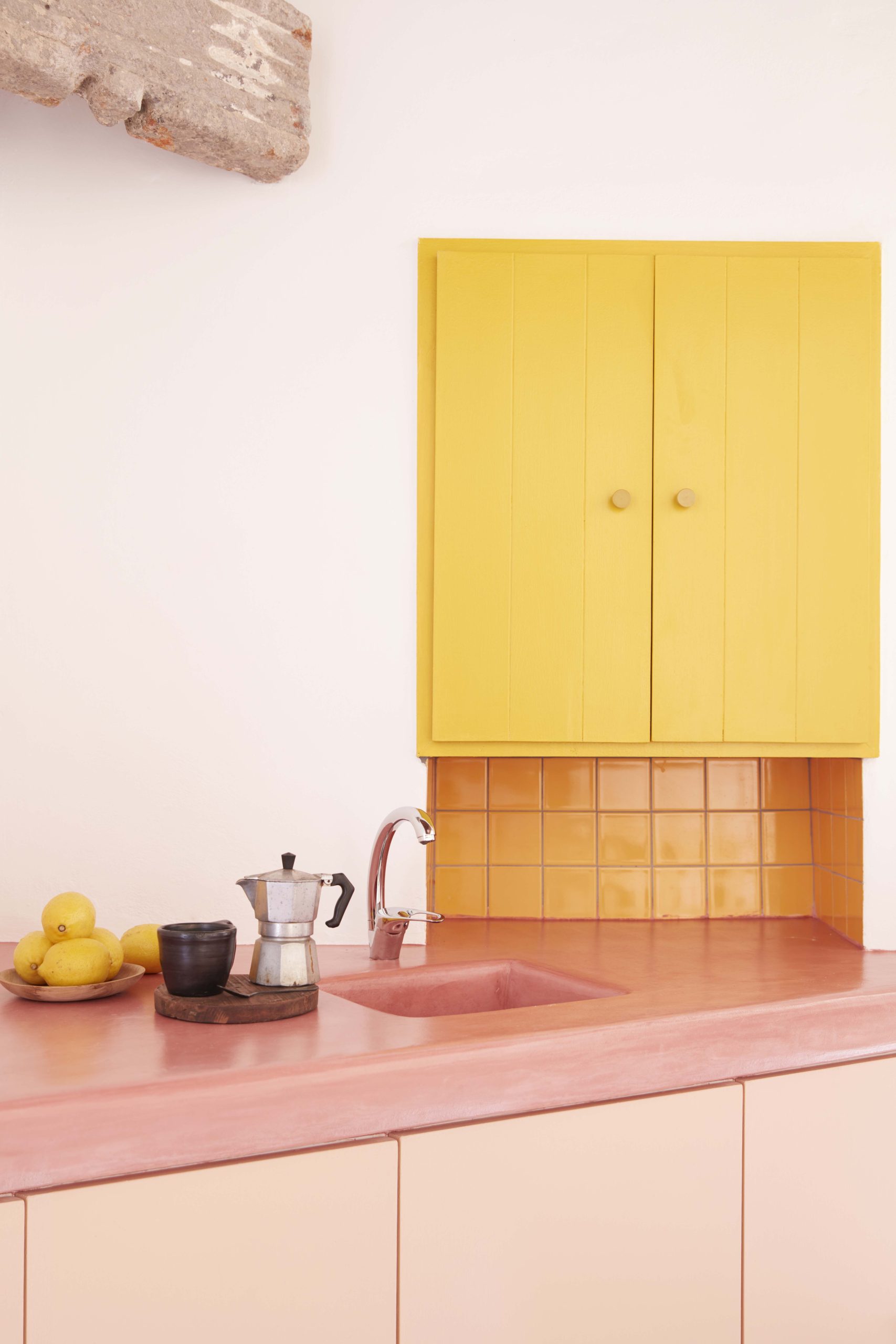 noi that nha bep son mau hong