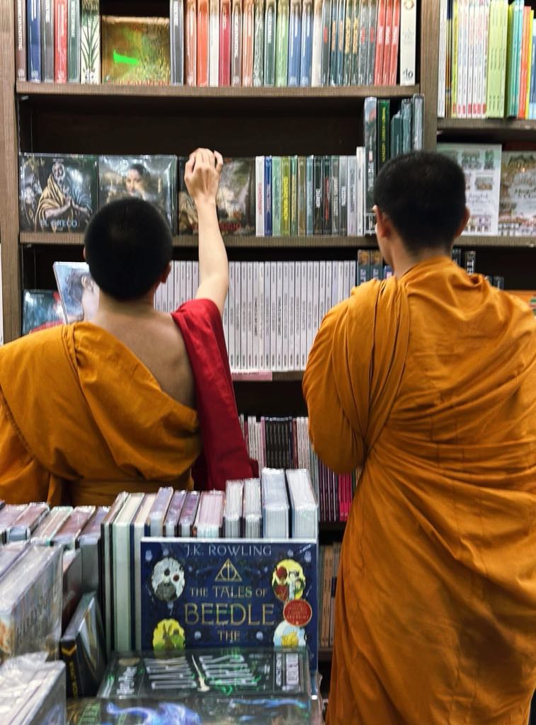 du lich thai lan nha sach su chua