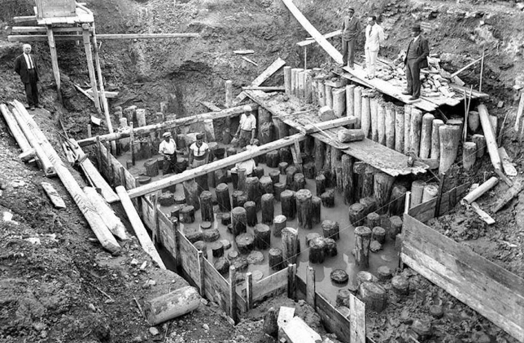 nen mong underneath venezia italy