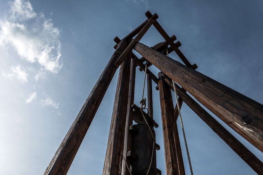 nen mong underneath venezia italy