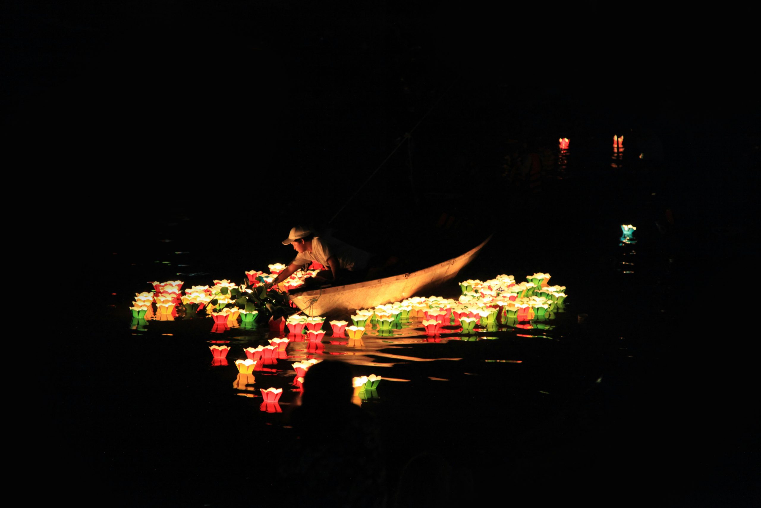 hoa dang Loy Krathong Obon Toro Nagashi Hoi An Nghi Lan Lantern Floating Hawai‘i