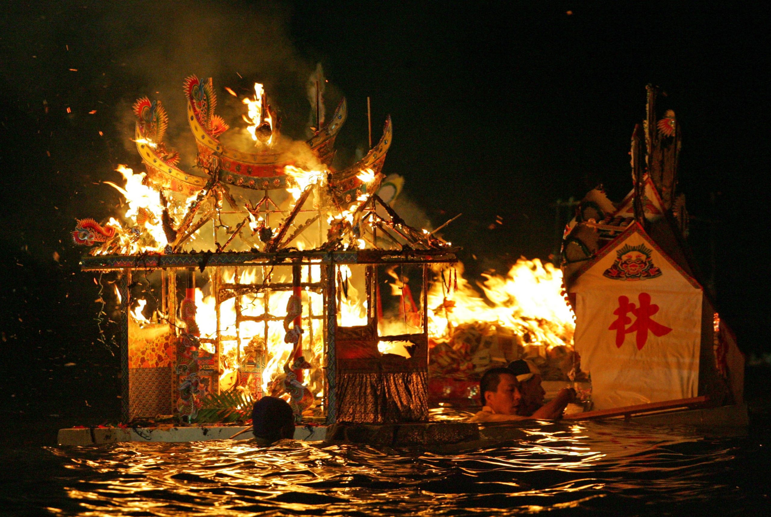 Loy Krathong Obon Toro Nagashi Hoi An Nghi Lan Lantern Floating Hawai‘i