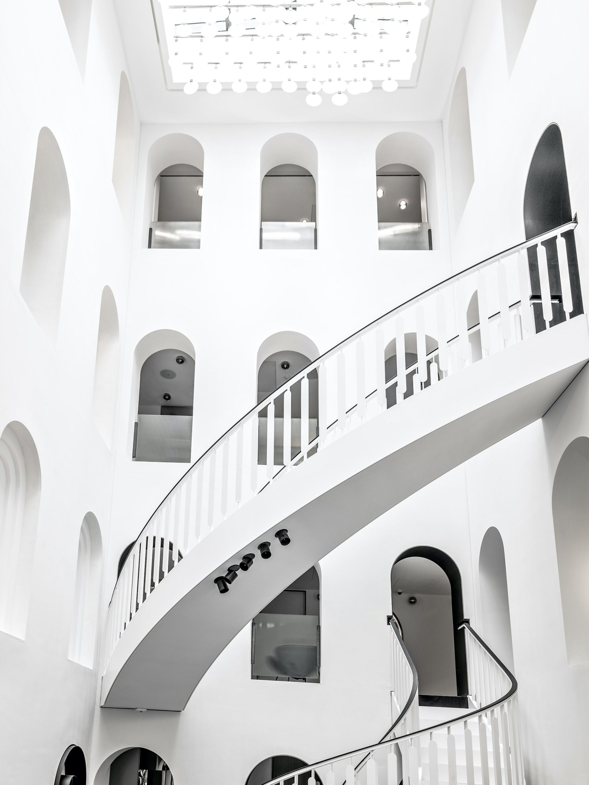 kien truc cau thang mai vom