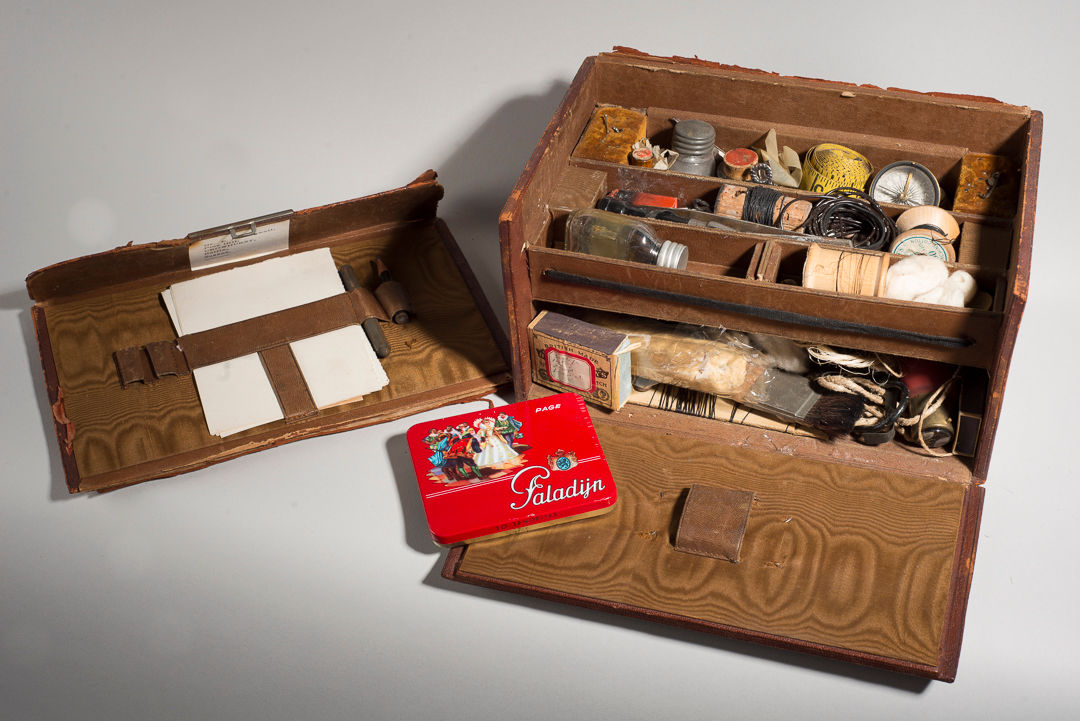 Ghosts: Visualizing the Supernatural bat ma