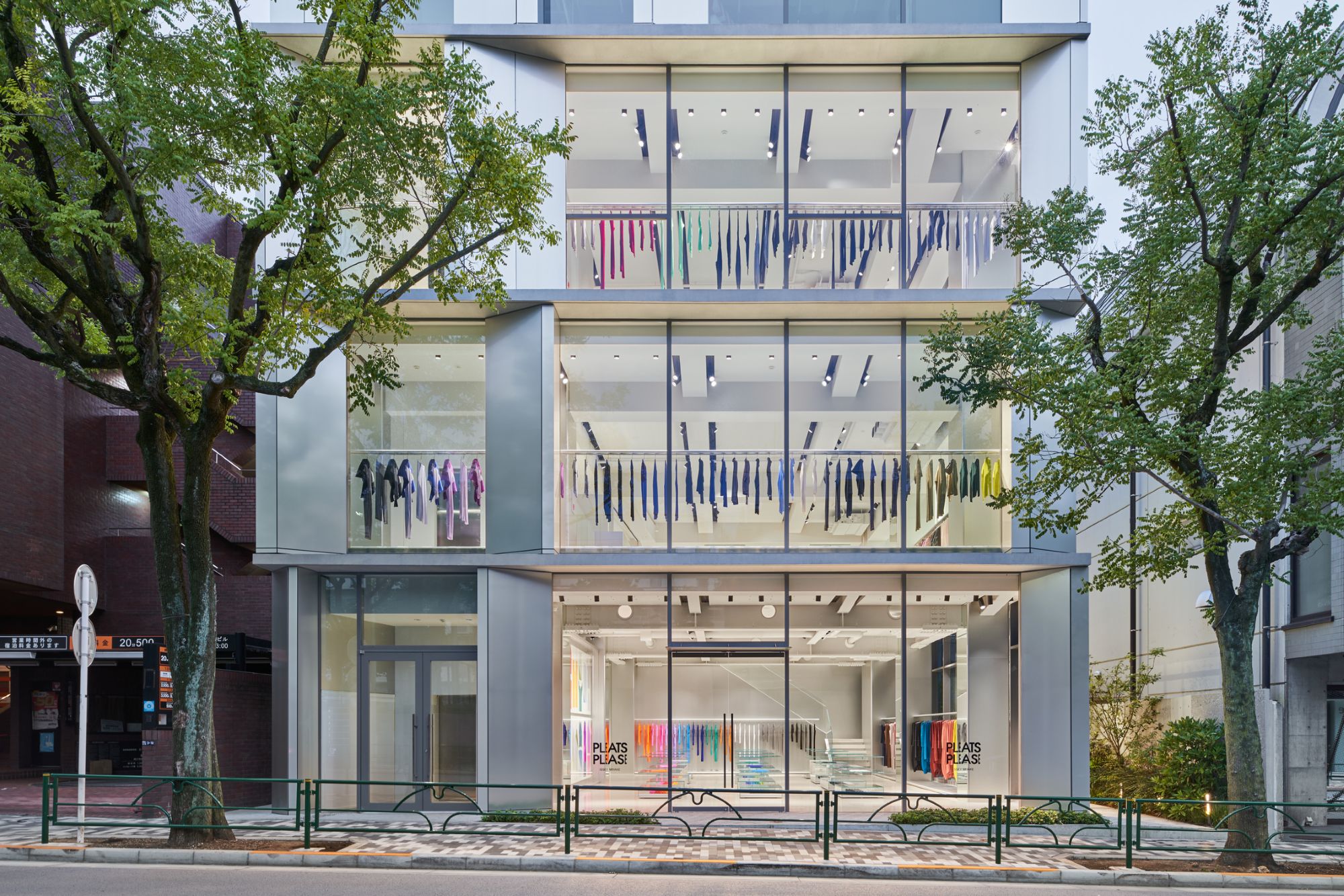 issey miyake pleat please cua hang tokyo miyake aoyama