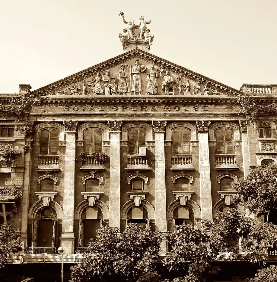 trung tu cong trinh kien truc Royal Opera House Mumbai Abha Narain Lambah