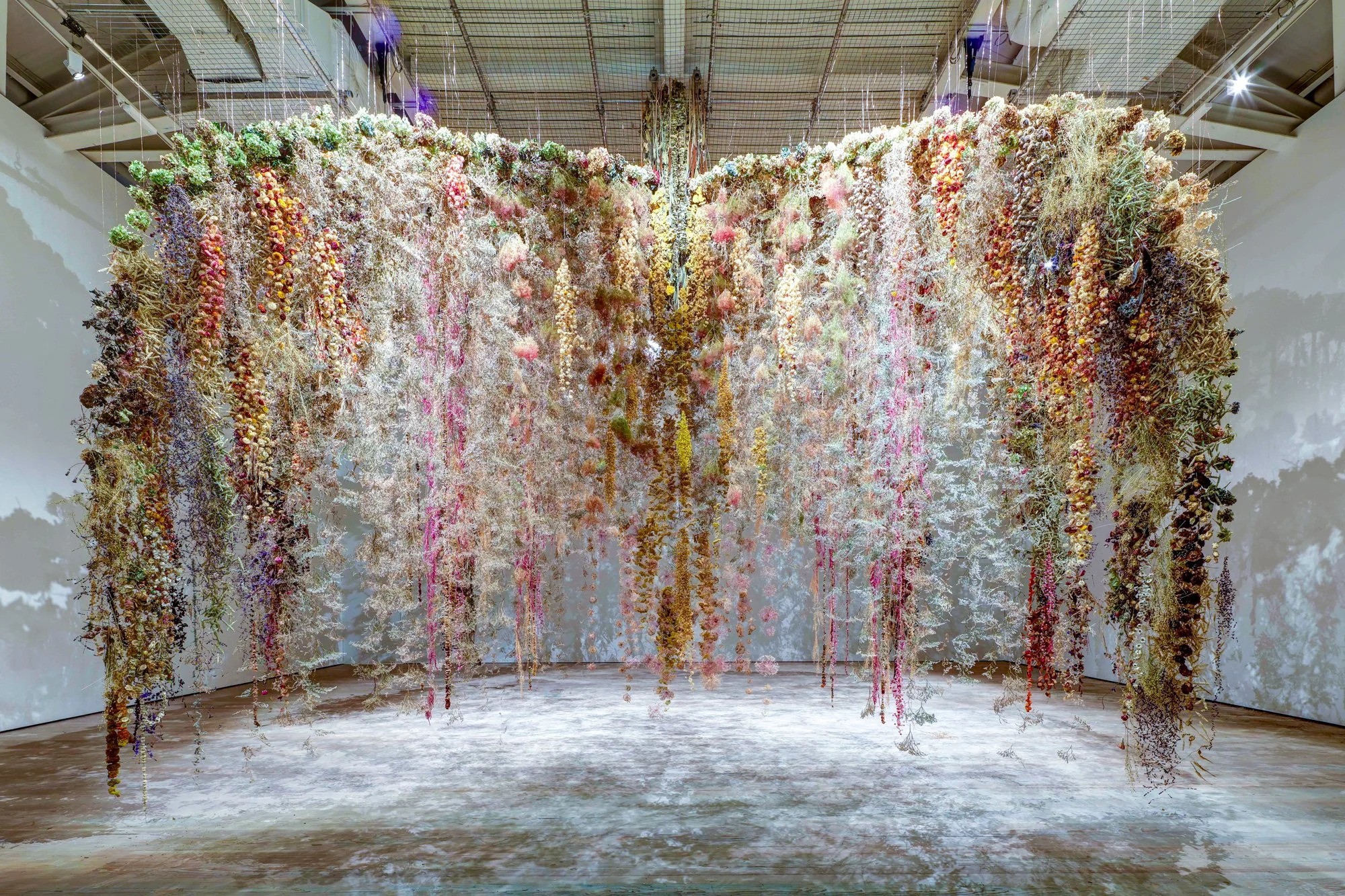 La Fleur Morte Rebecca Louise Law nghe thuat sap dat hoa kho