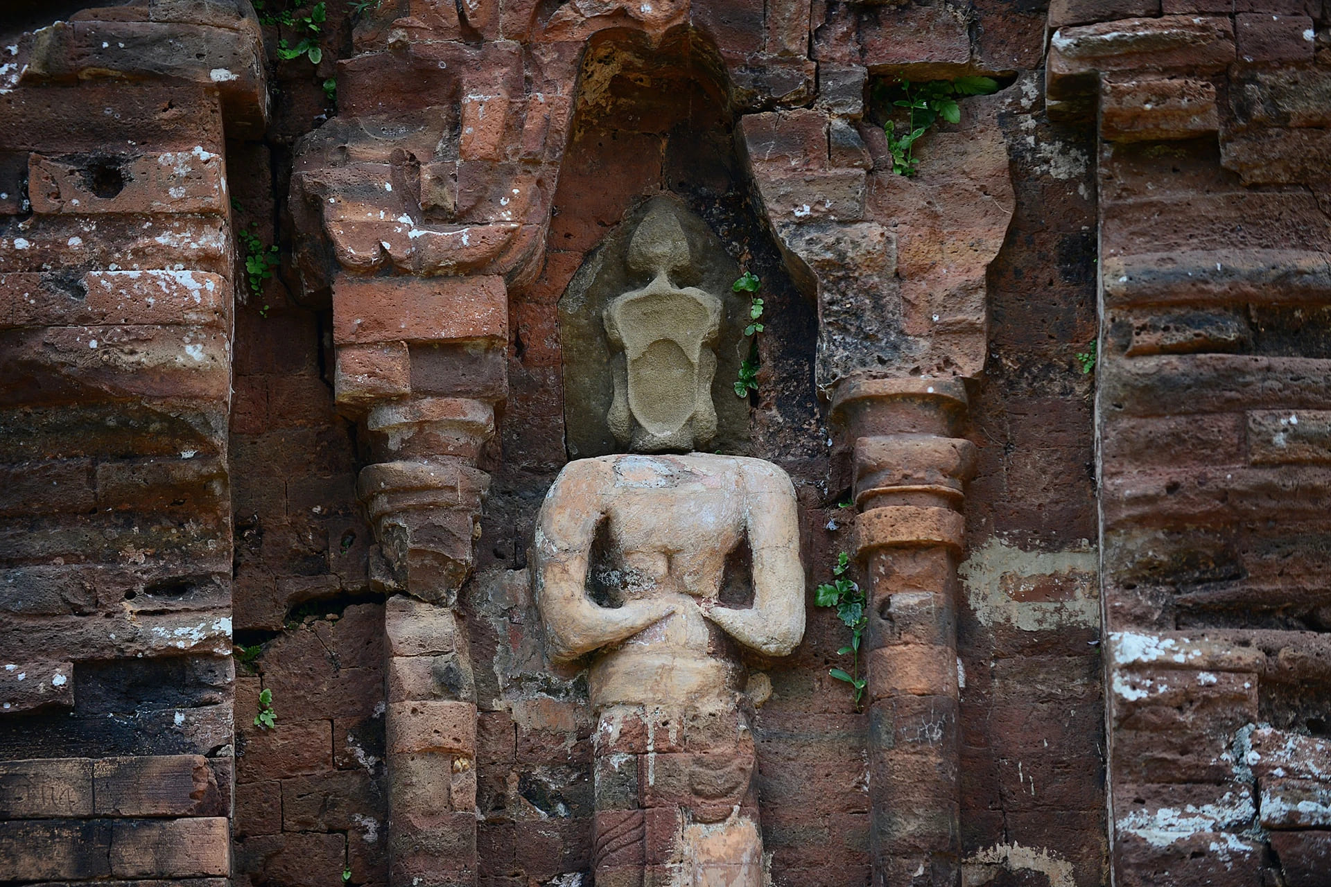 thanh dia kien truc ton giao cham pa