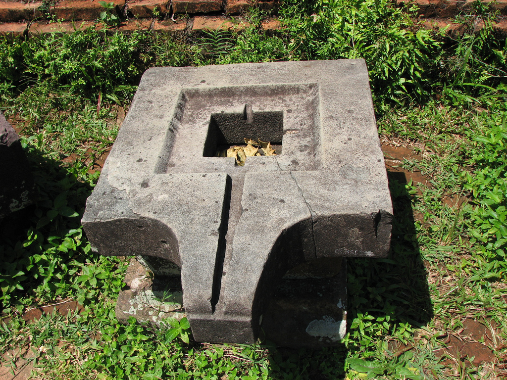 thanh dia kien truc ton giao cham pa