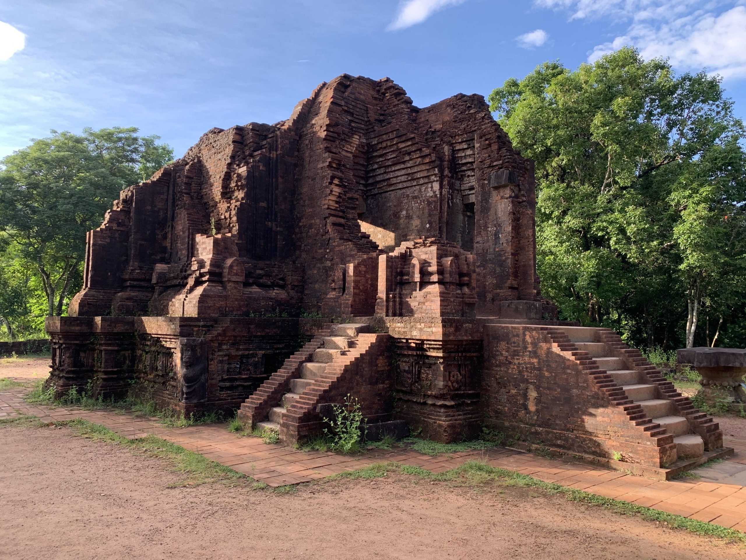 thanh dia kien truc ton giao cham pa