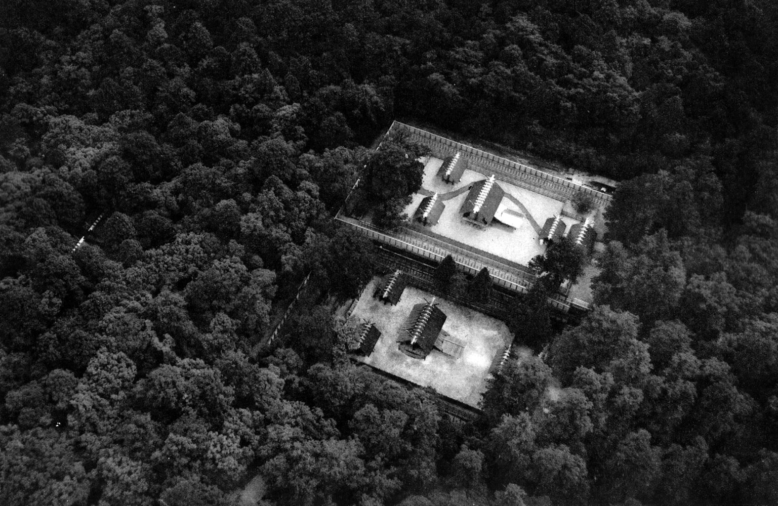 hien dai den ise jingu West Kowloon bamboo theater in Hong Kong Tai Hang osaka castle vinh dinh mon gate