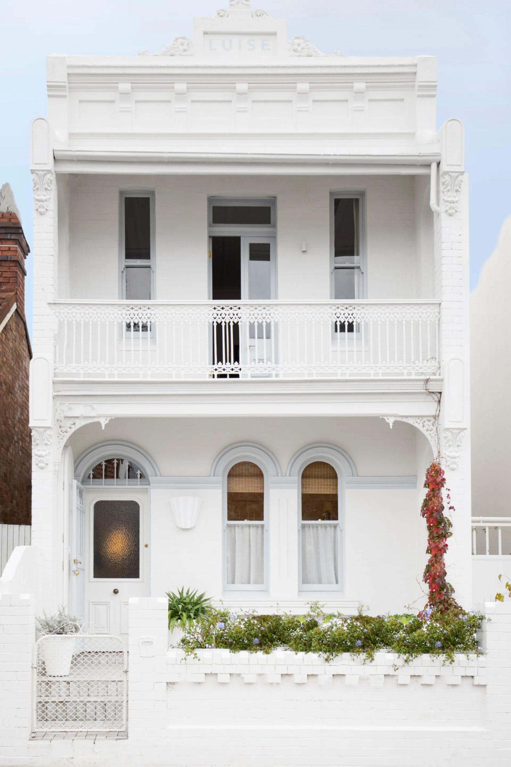 mat tien nha lien ke luise terrace care of studio