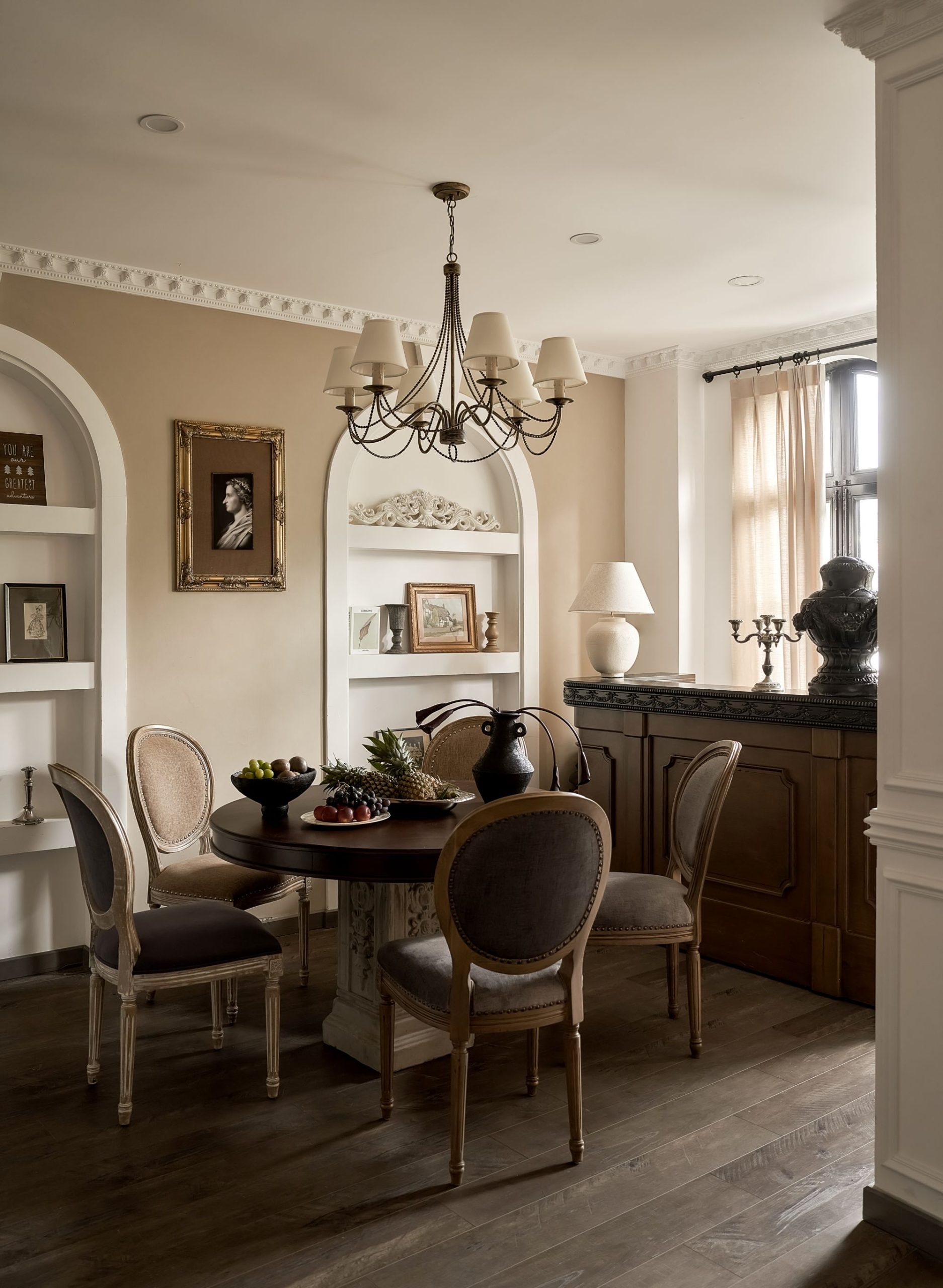 noi that co dien phong khach len decor