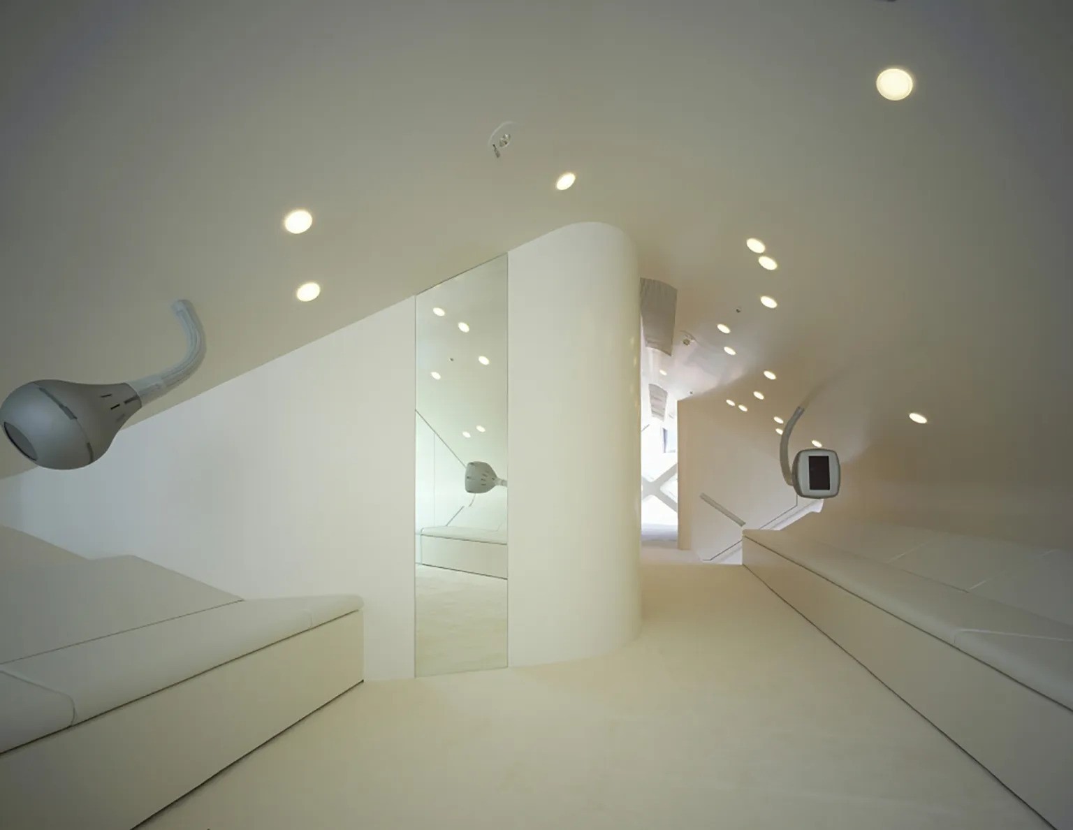 Prada Aoyama Glass Tower kien truc toa nha tokyo