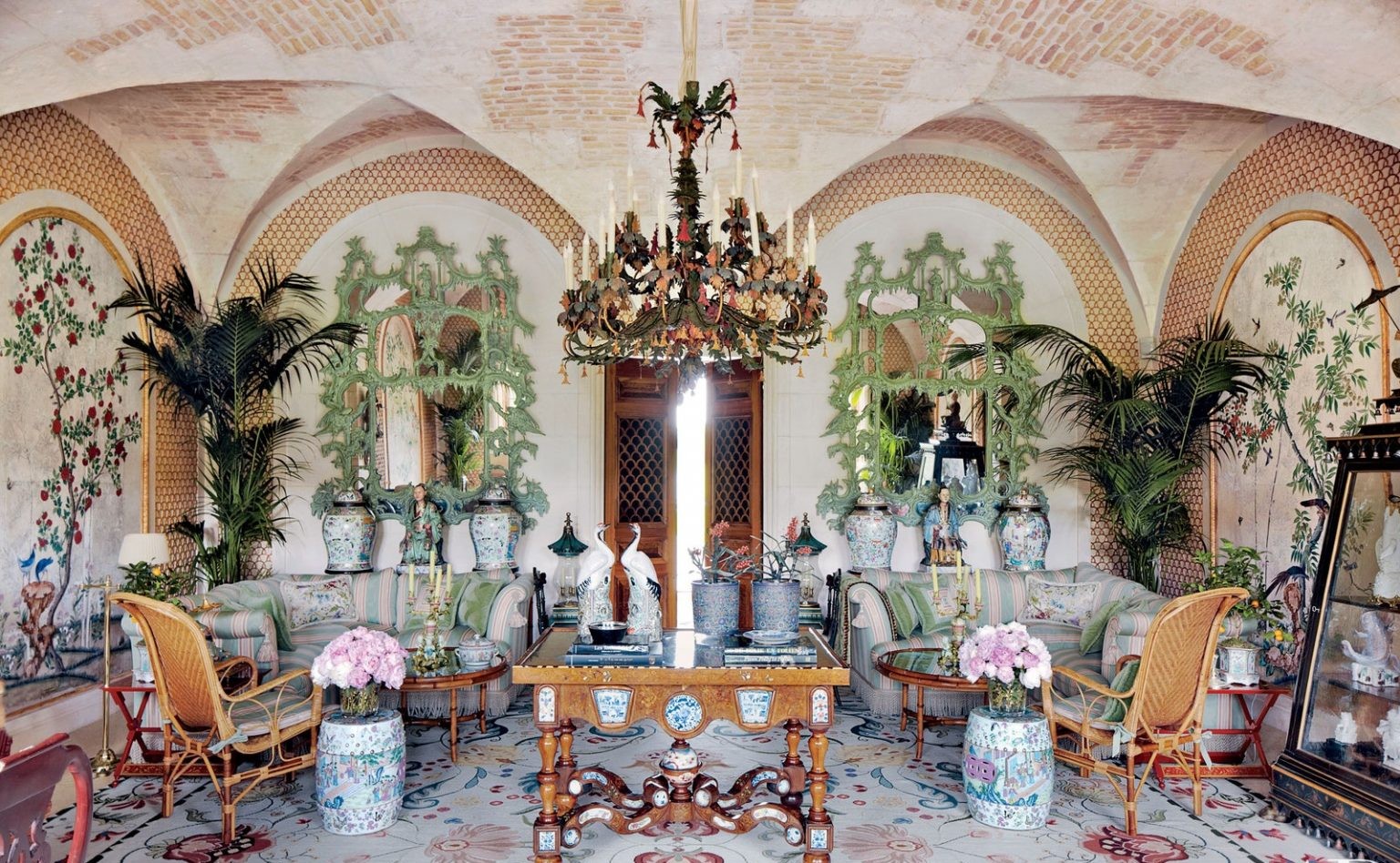 valentino Wideville chateau lau dai noi that xa hoa chinoiserie