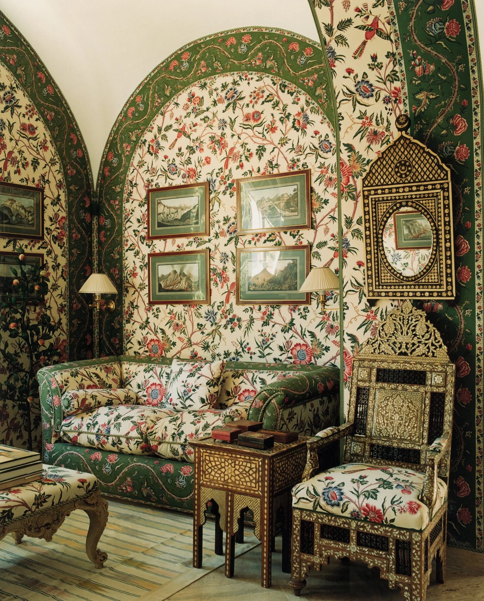 valentino noi that nha cua capri hoa tiet