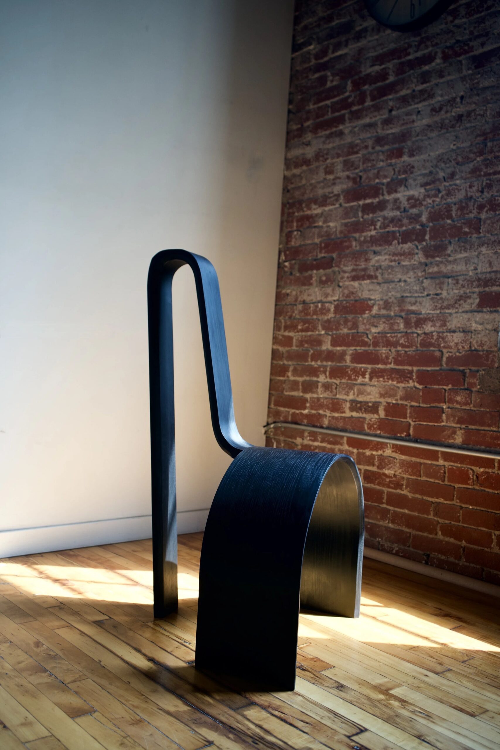 Tiarra Bell ghe mountain chair noi that duong dai