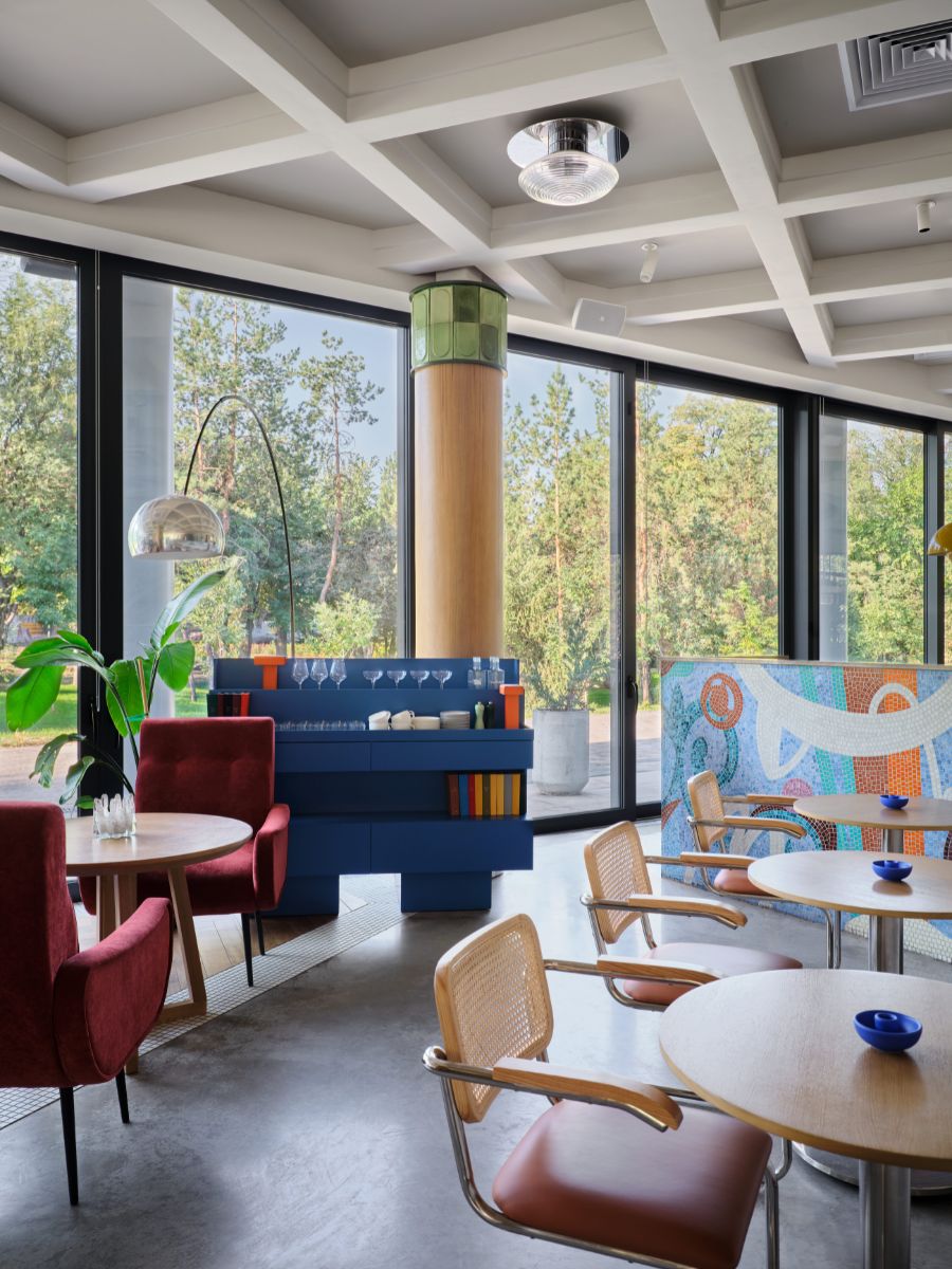 cai tao cong trinh Aqqu Central Café Kazakhstan Almaty