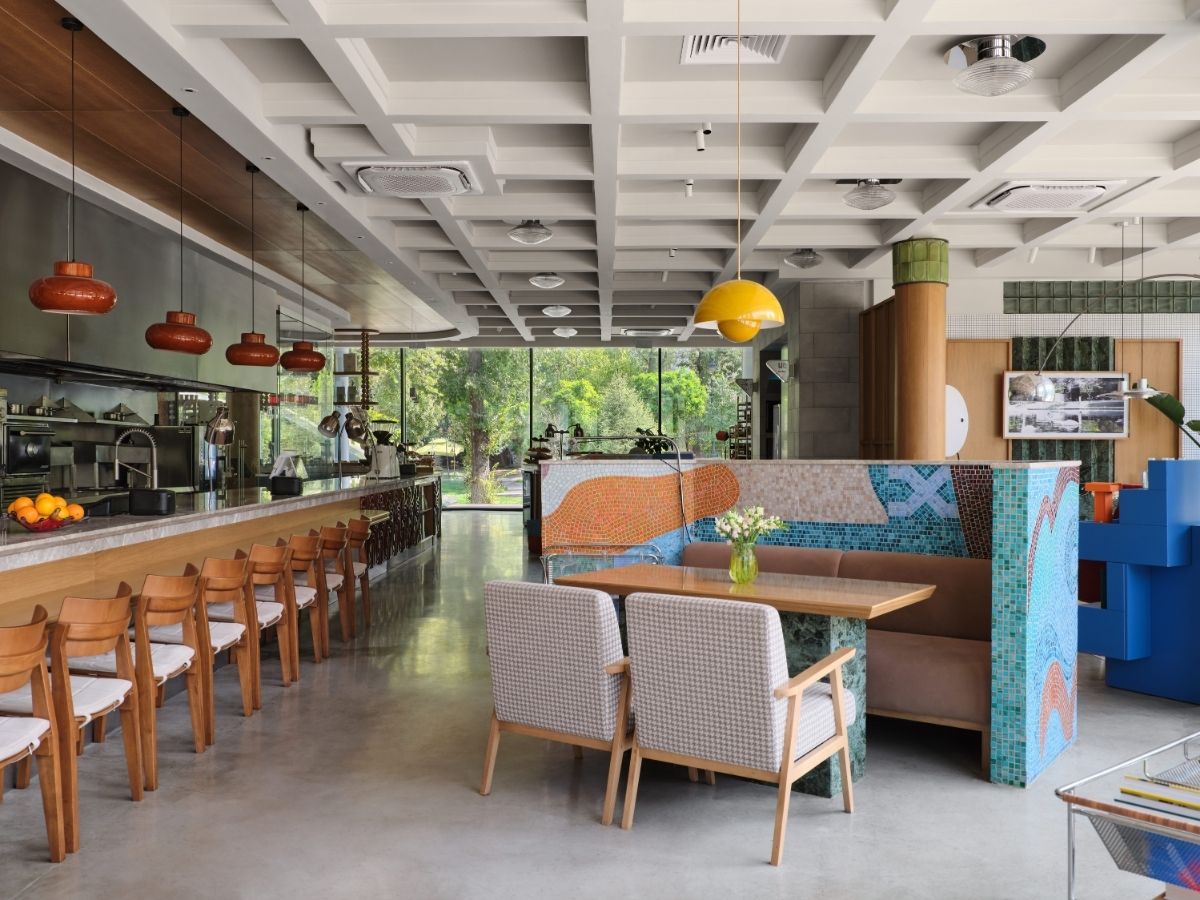 cai tao cong trinh Aqqu Central Café Kazakhstan Almaty