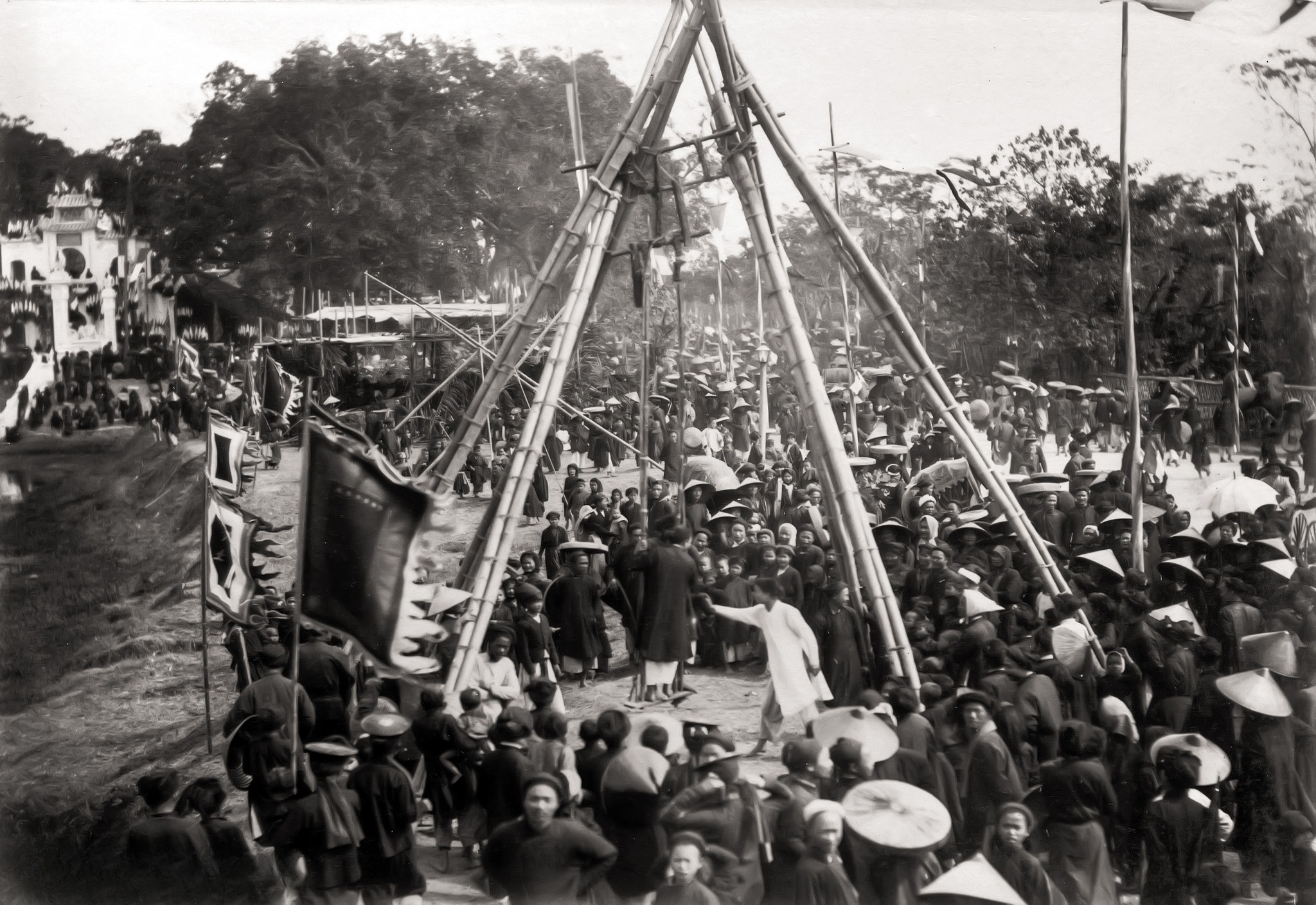 tro choi dan gian viet nam danh du dau vat danh quay nem con nhay sap o an quan xam huong bai choi