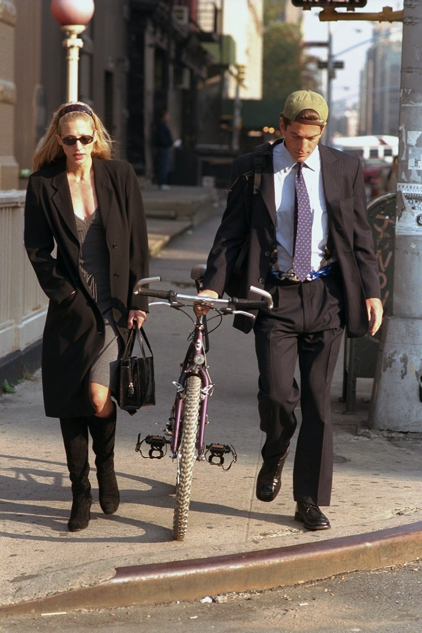 Carolyn Bessette john f kennedy jr new york couple street style